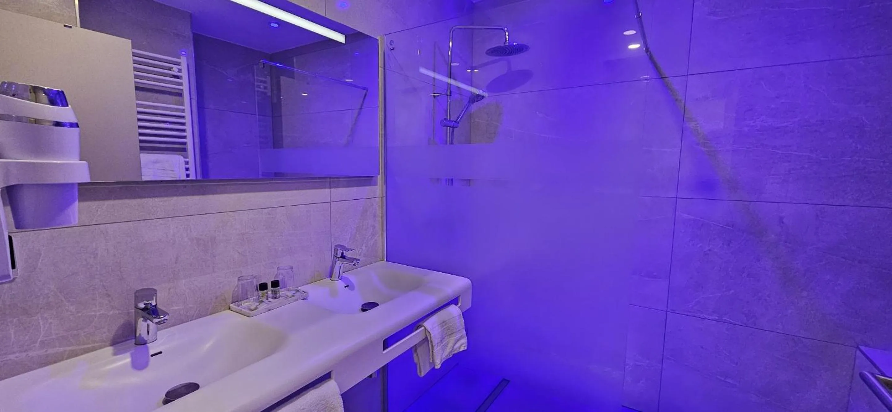 Bathroom in Berg'hotel