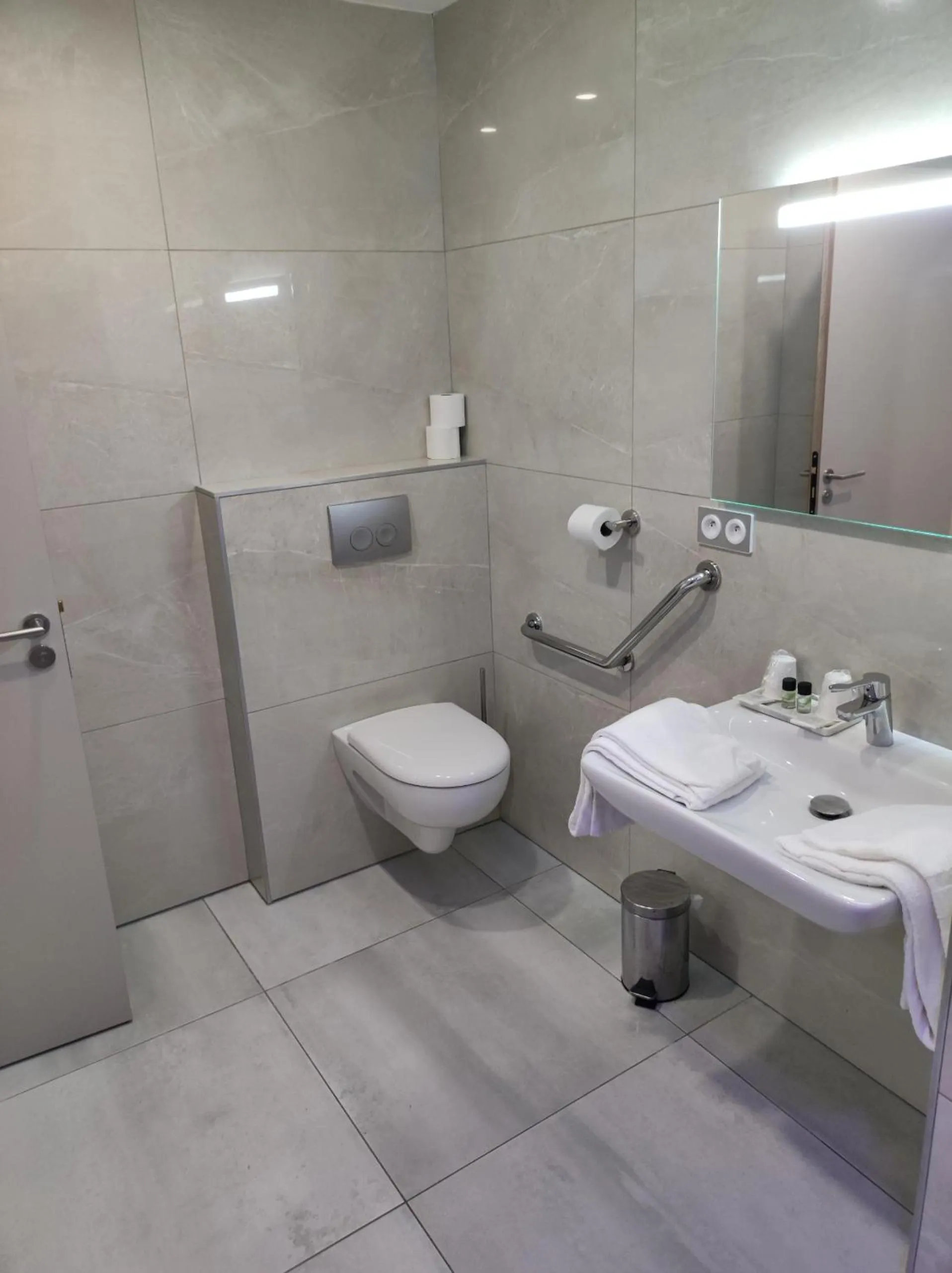 Bathroom in Berg'hotel