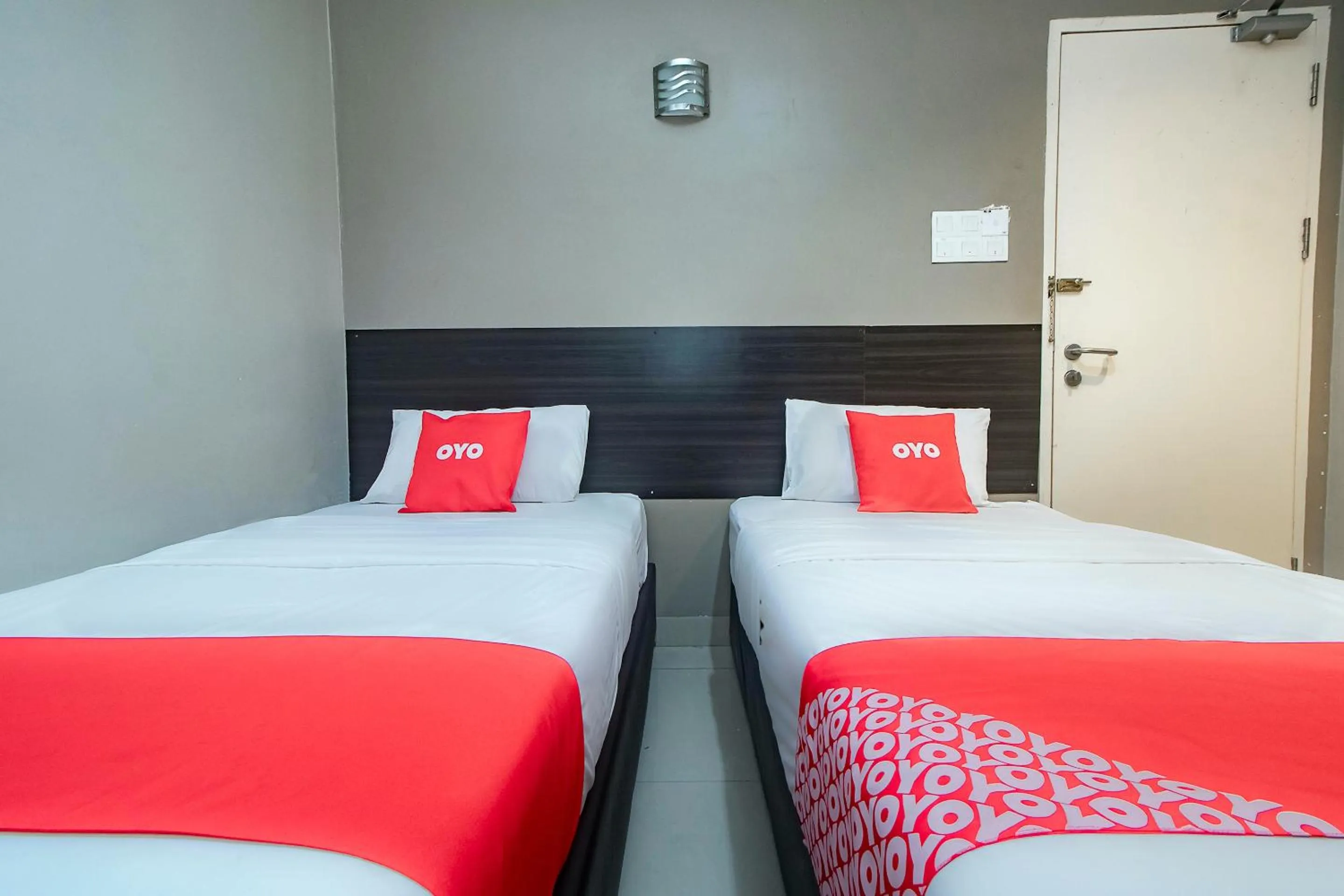 Bedroom, Bed in Hotel O Nice Stay Three Six Five Services