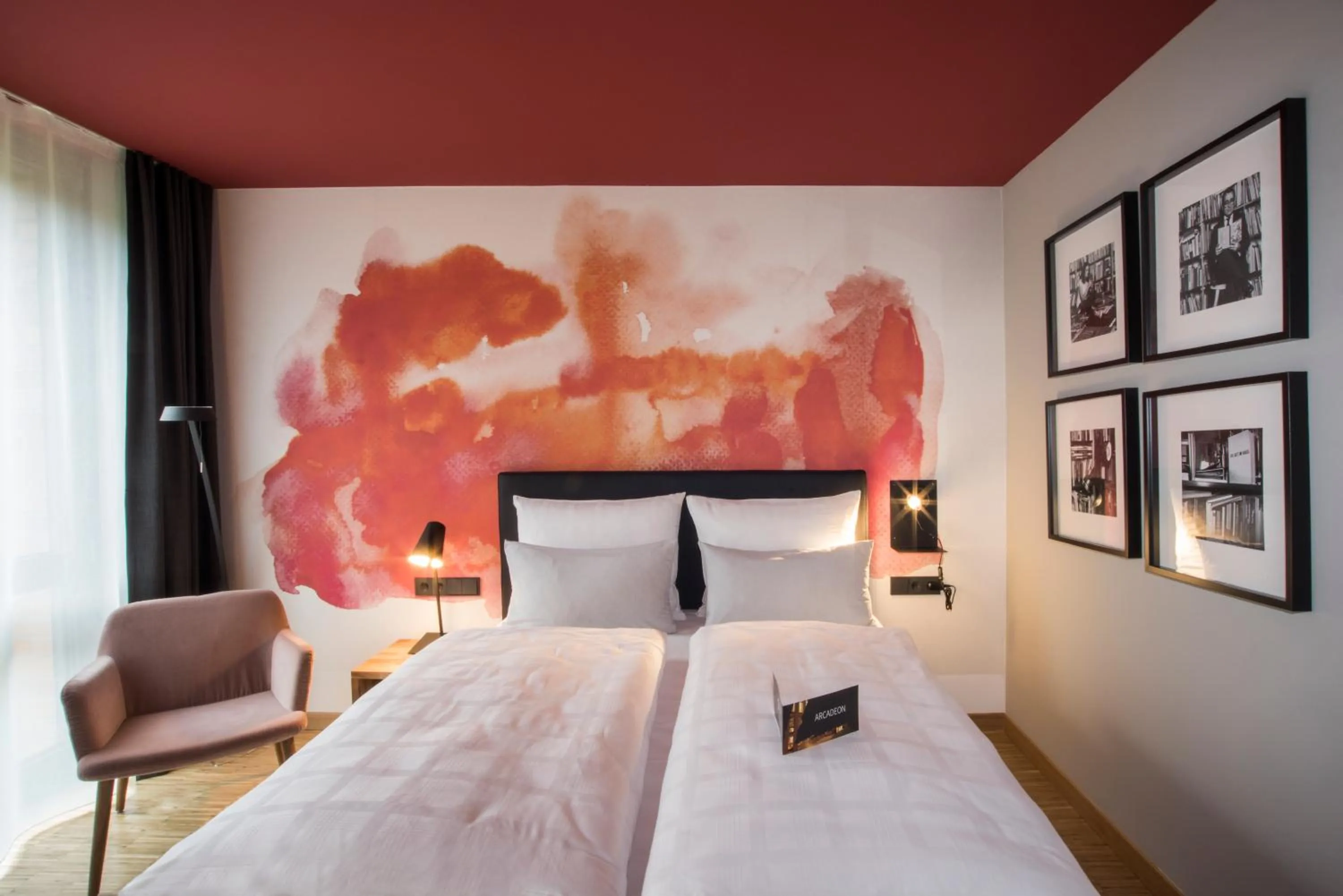 Photo of the whole room, Bed in Arcadeon