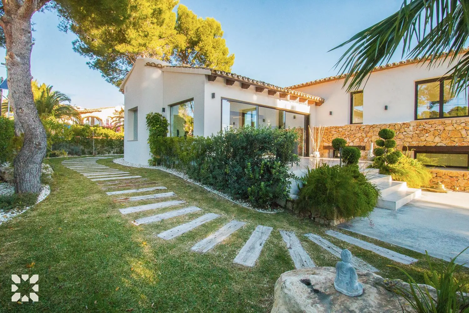 Villa Los Roques by Abahana Villas