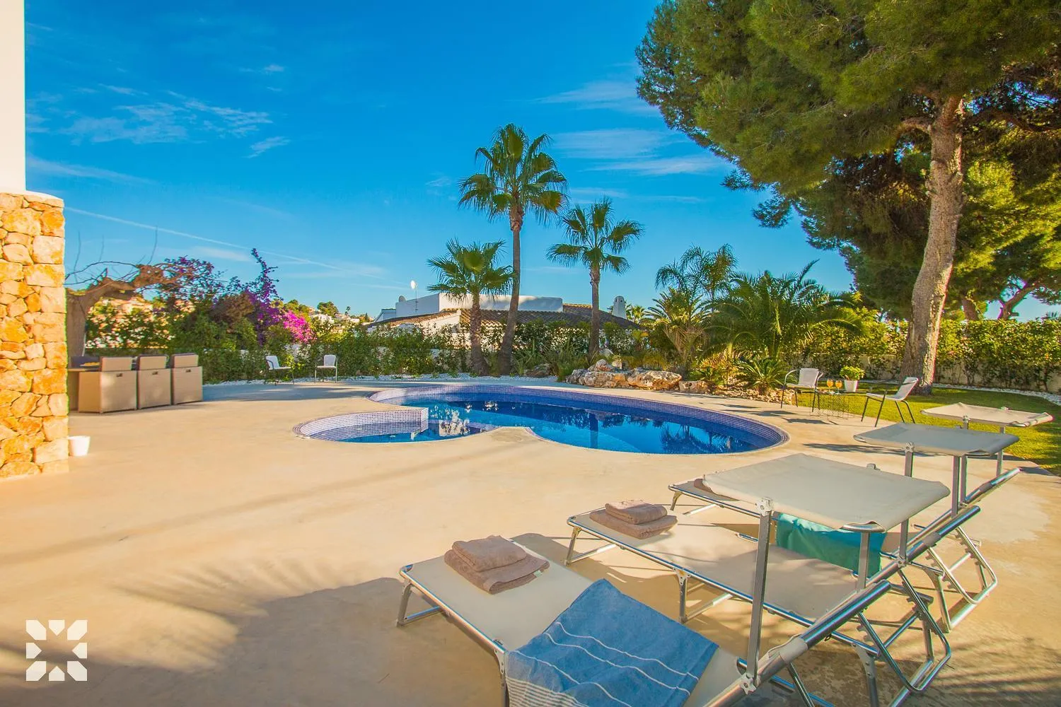 Villa Los Roques by Abahana Villas