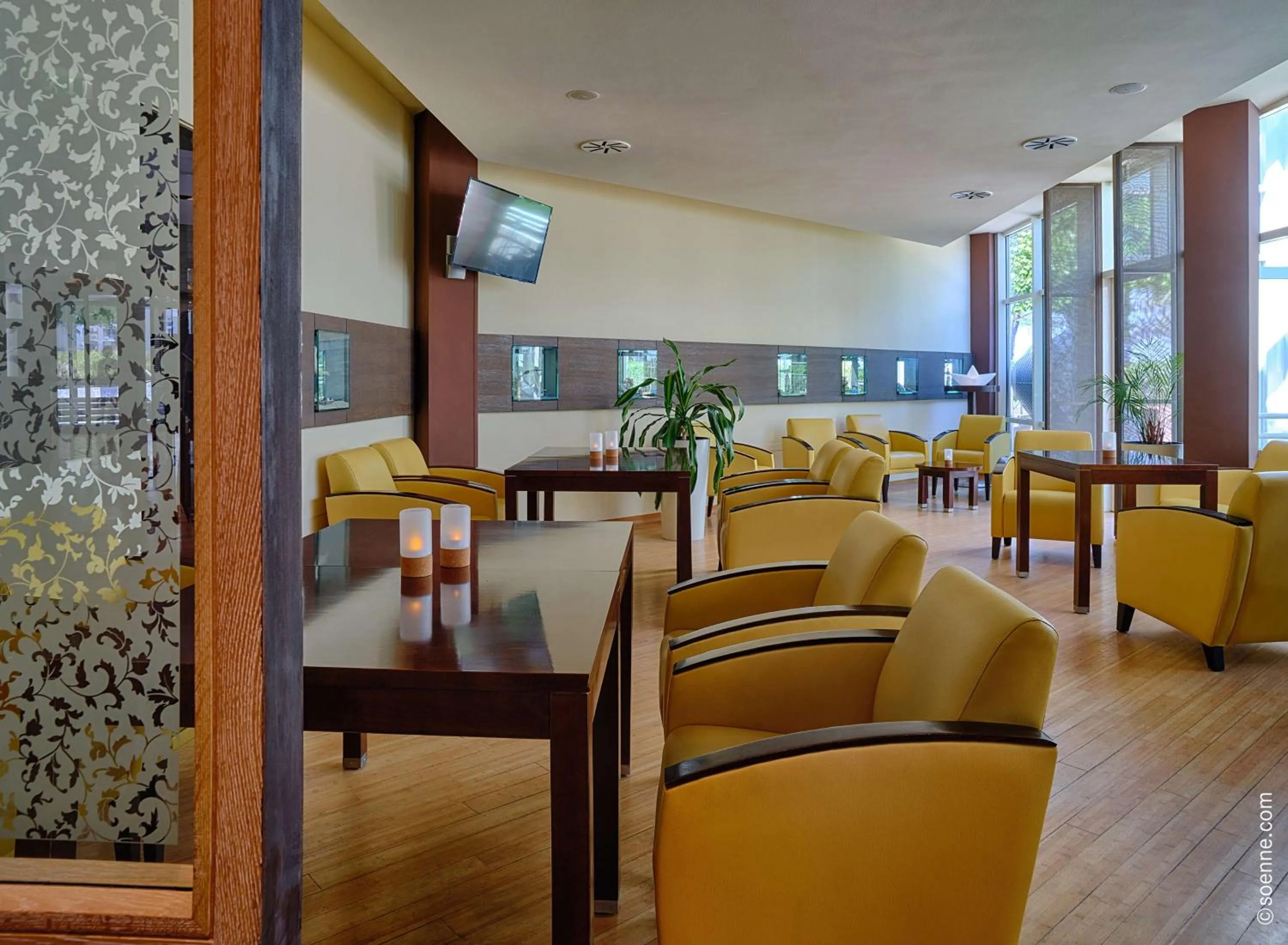 Lounge or bar in Dorint Strandhotel Binz/Rügen