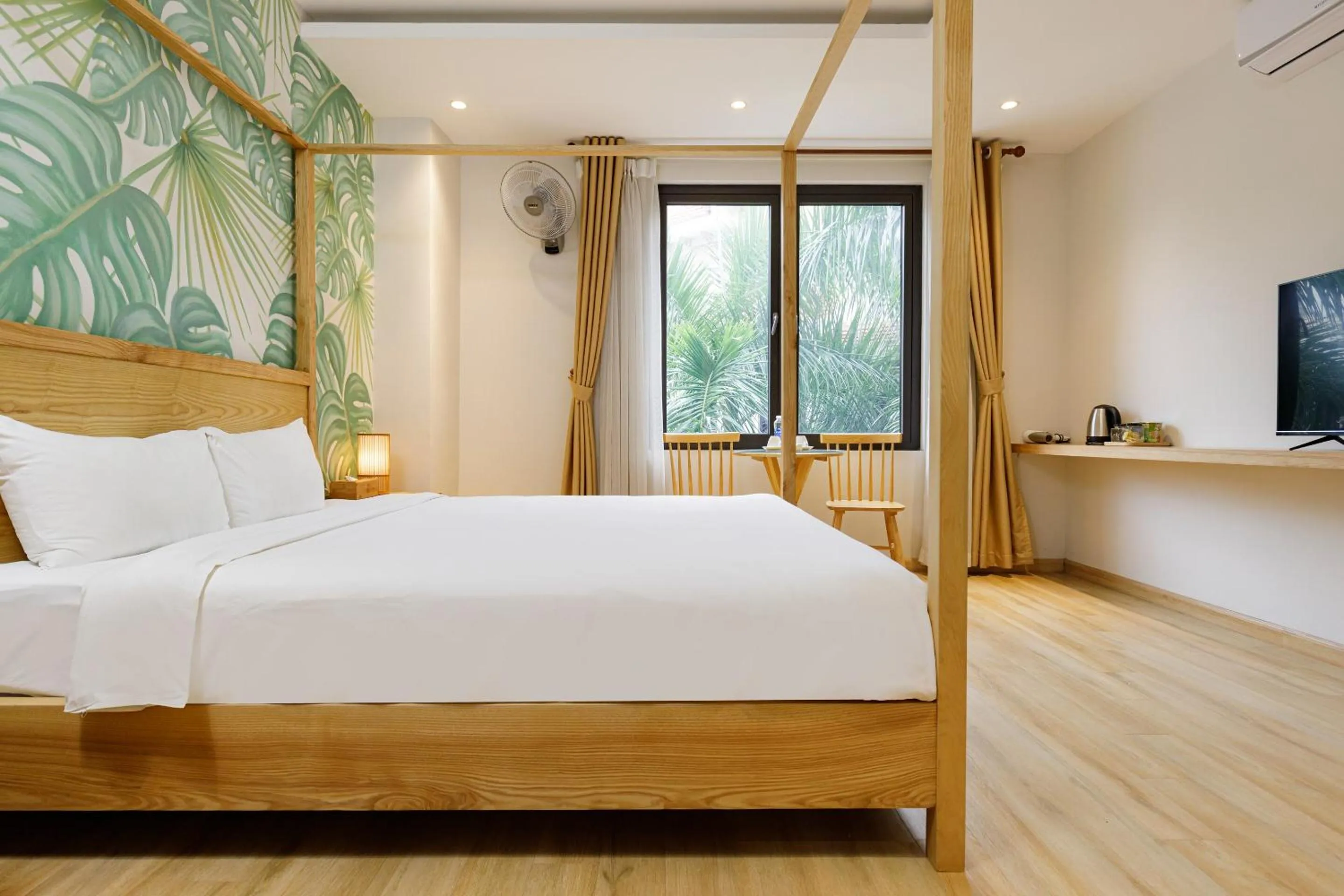 Bedroom, Bed in Super OYO Capital O 1169 Le Grand Hanoi Hotel - The Charm