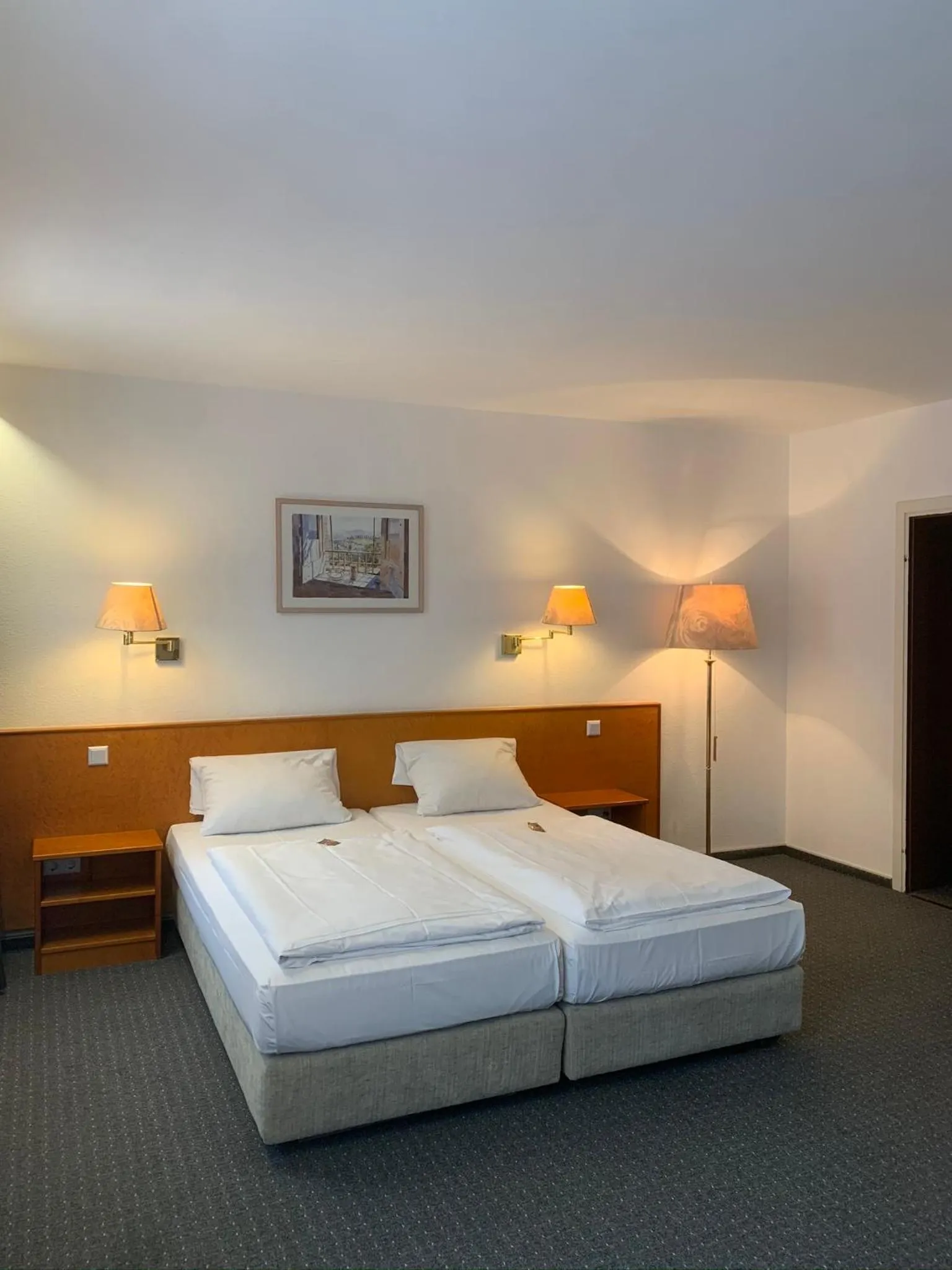 Bedroom, Bed in Hotel Mondial Comfort - Frankfurt City Centre