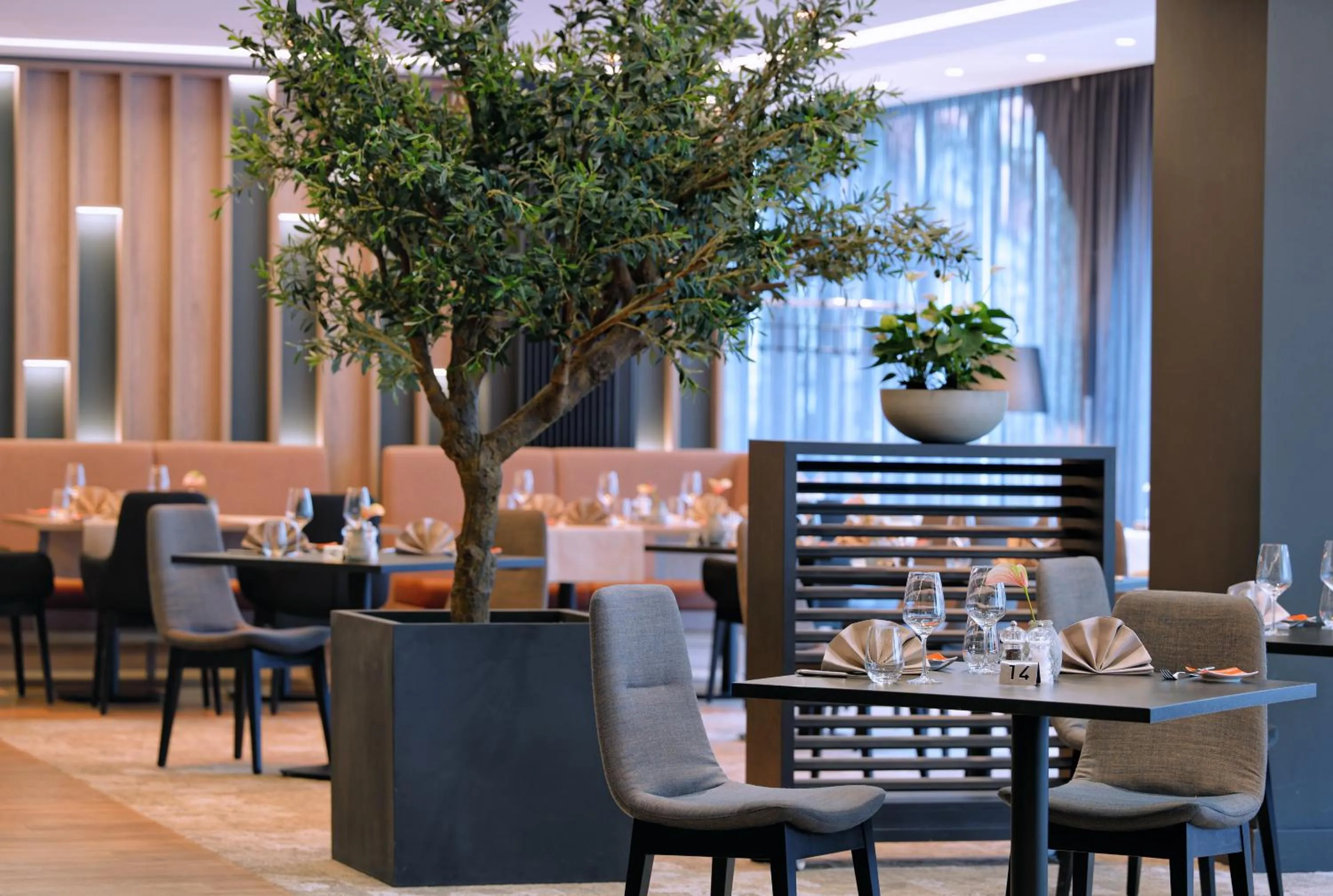 Restaurant/places to eat in DoubleTree by Hilton Hannover Schweizerhof