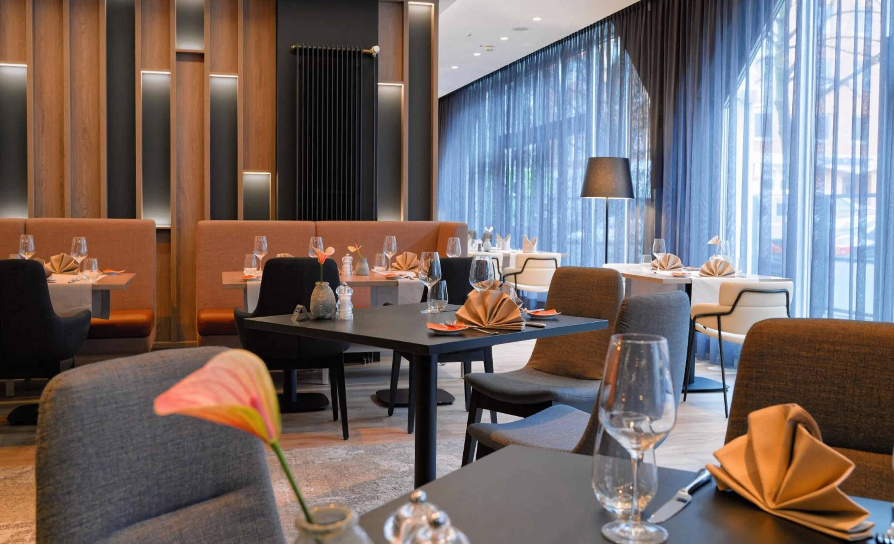 Restaurant/places to eat in DoubleTree by Hilton Hannover Schweizerhof
