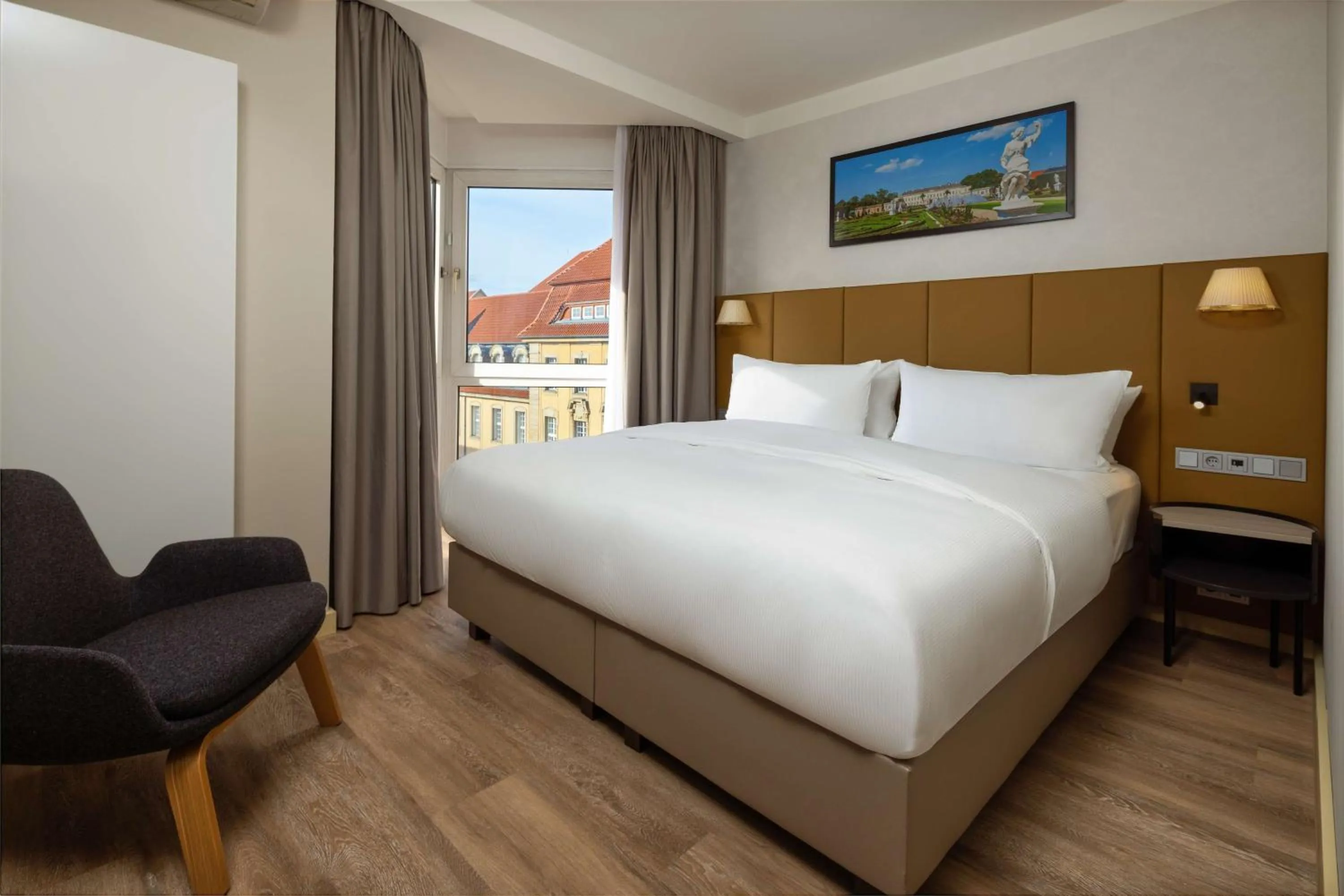 One-Bedroom King Suite in DoubleTree by Hilton Hannover Schweizerhof