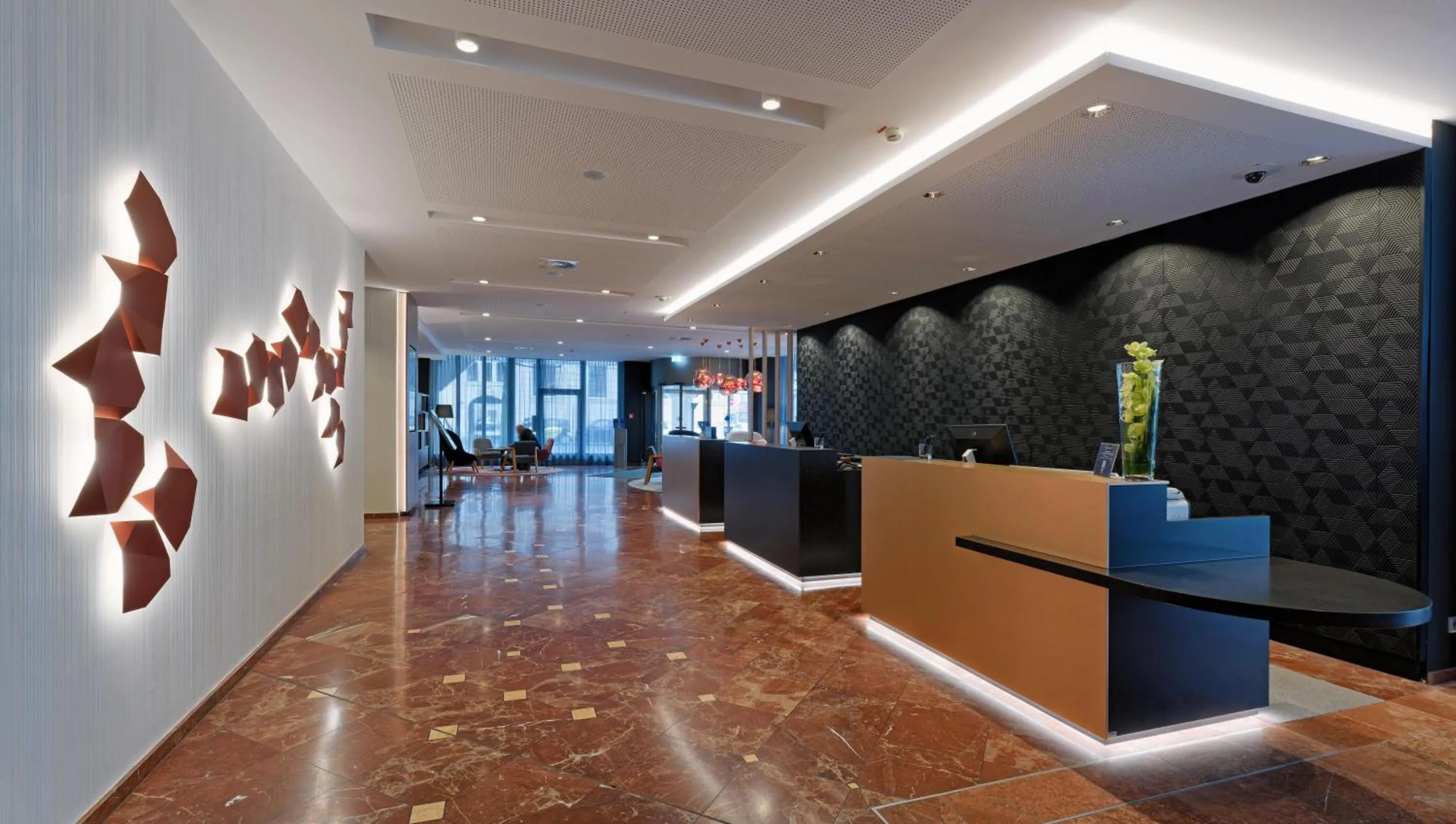 Lobby or reception in DoubleTree by Hilton Hannover Schweizerhof