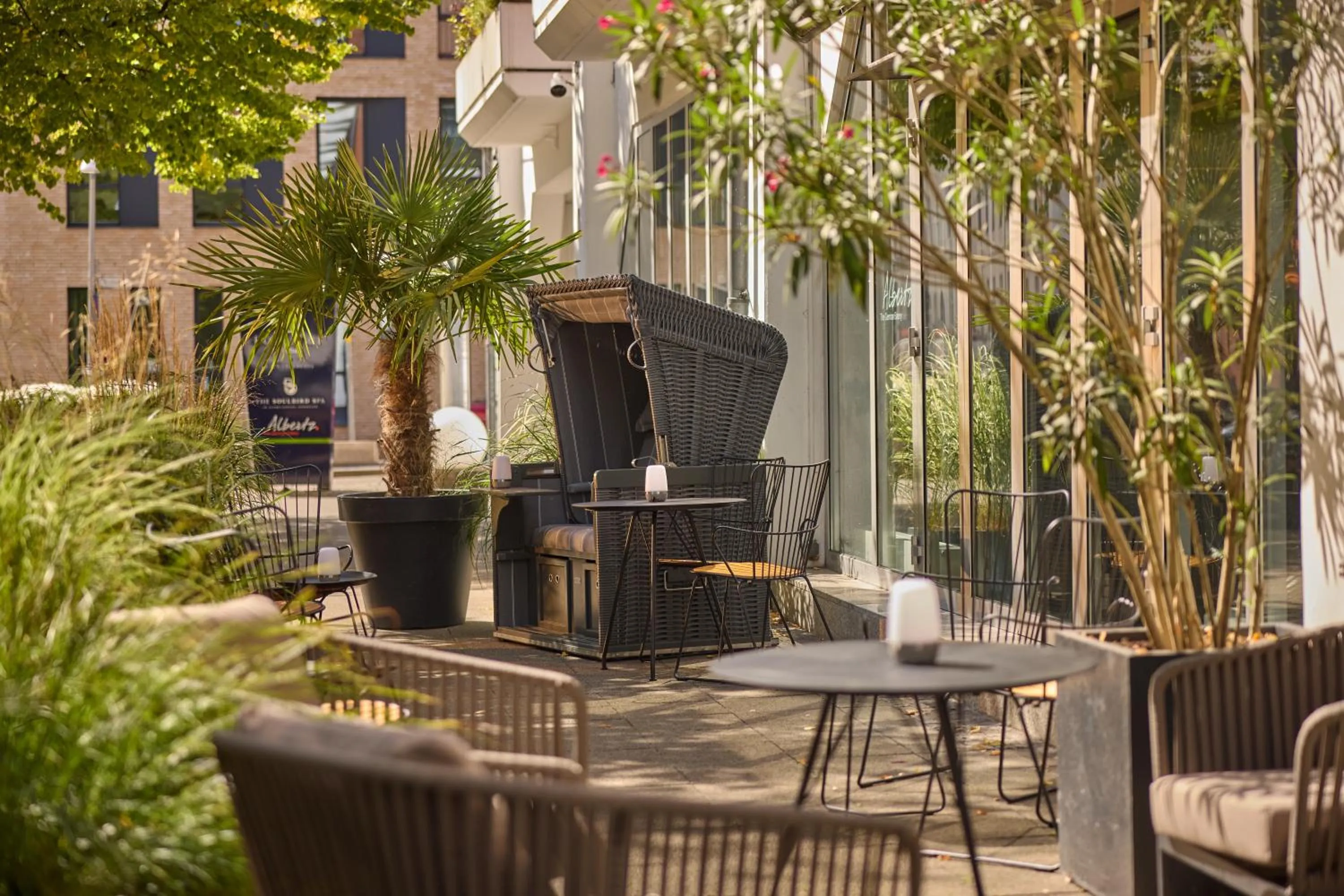 Balcony/Terrace in DoubleTree by Hilton Hannover Schweizerhof