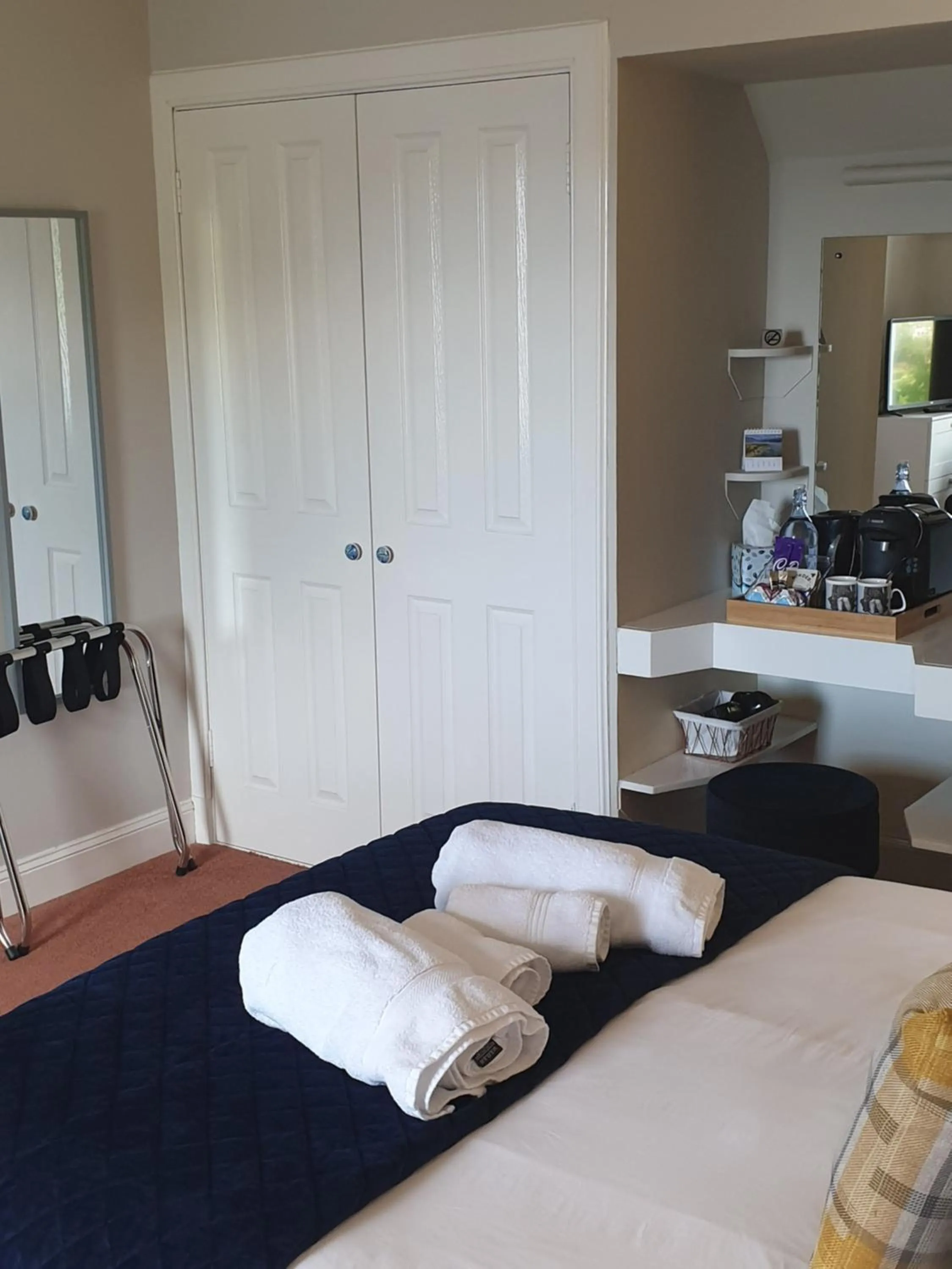 towels, Bed in Rockview