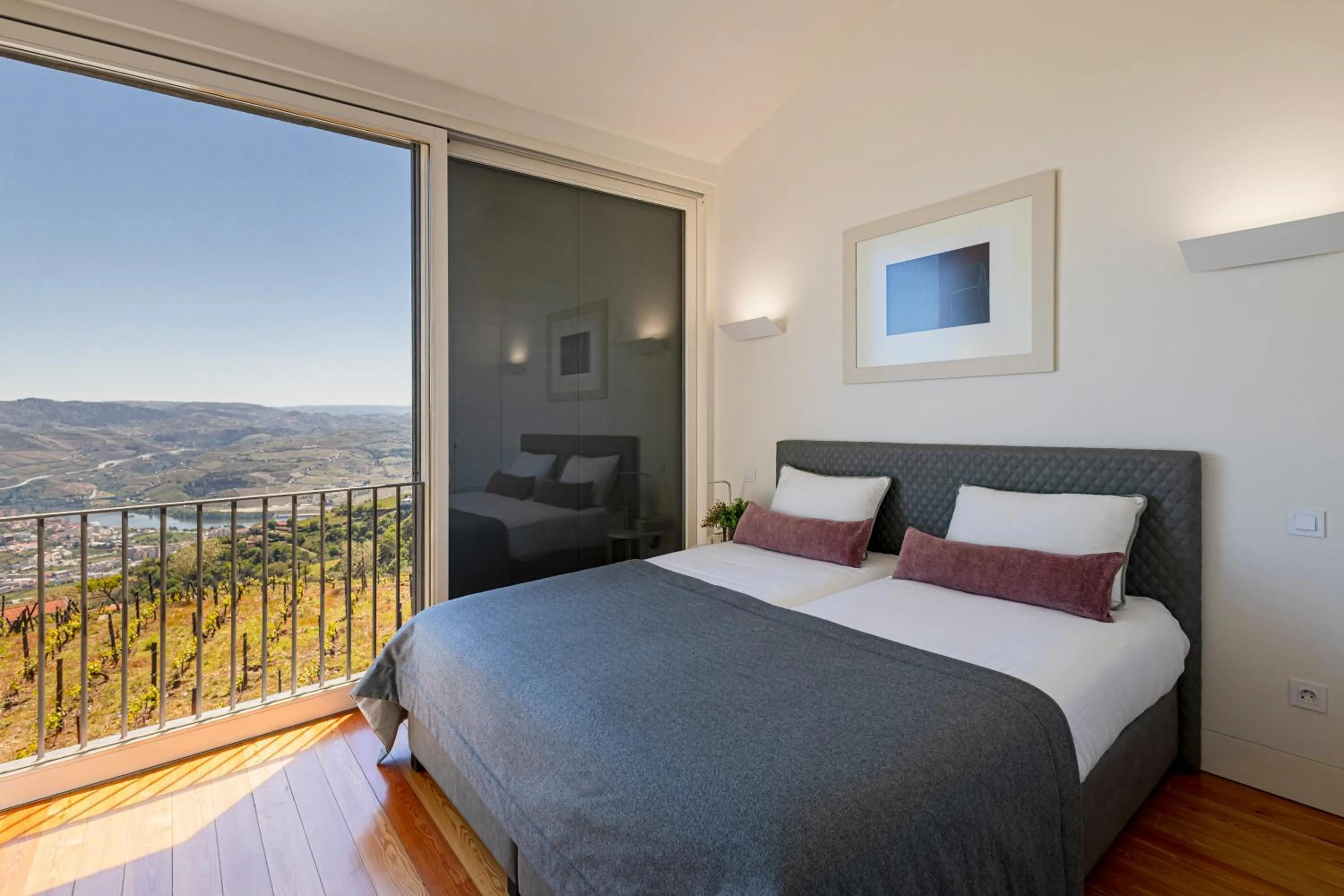 Bedroom, Bed in Quinta de Santa Cruz - Douro Land