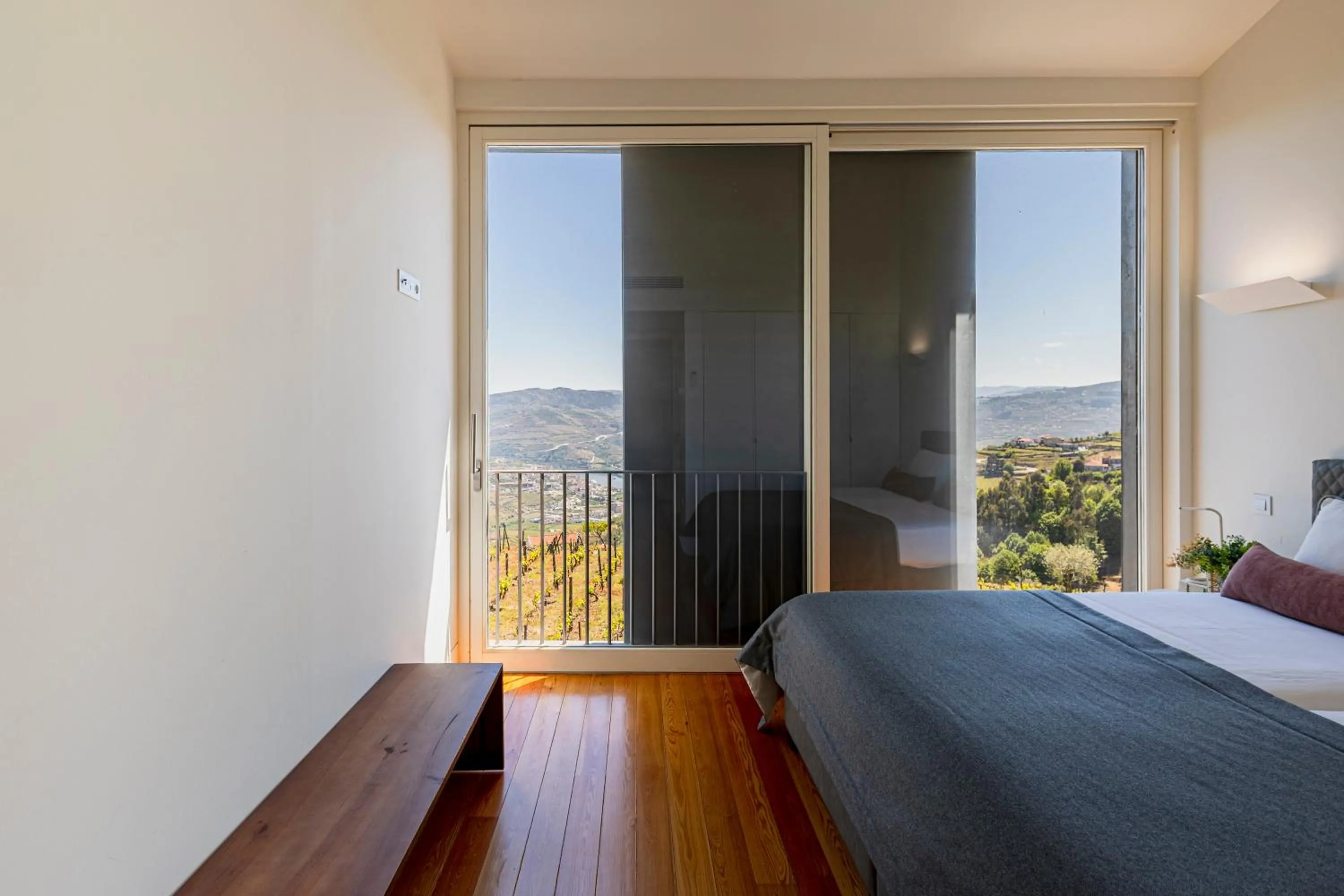 Bedroom, Bed in Quinta de Santa Cruz - Douro Land