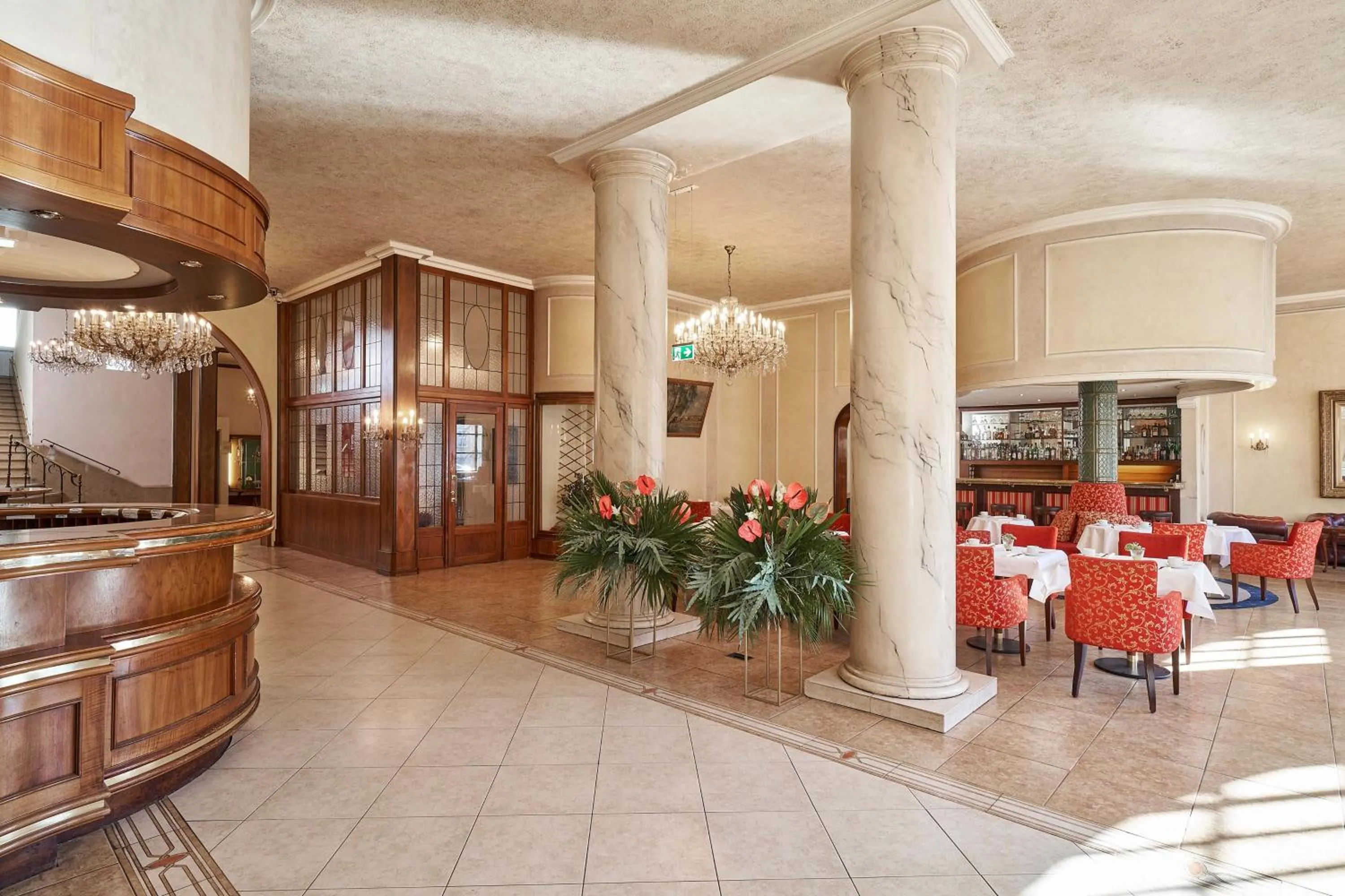 Restaurant/places to eat in Hotel Monopol - Central Station