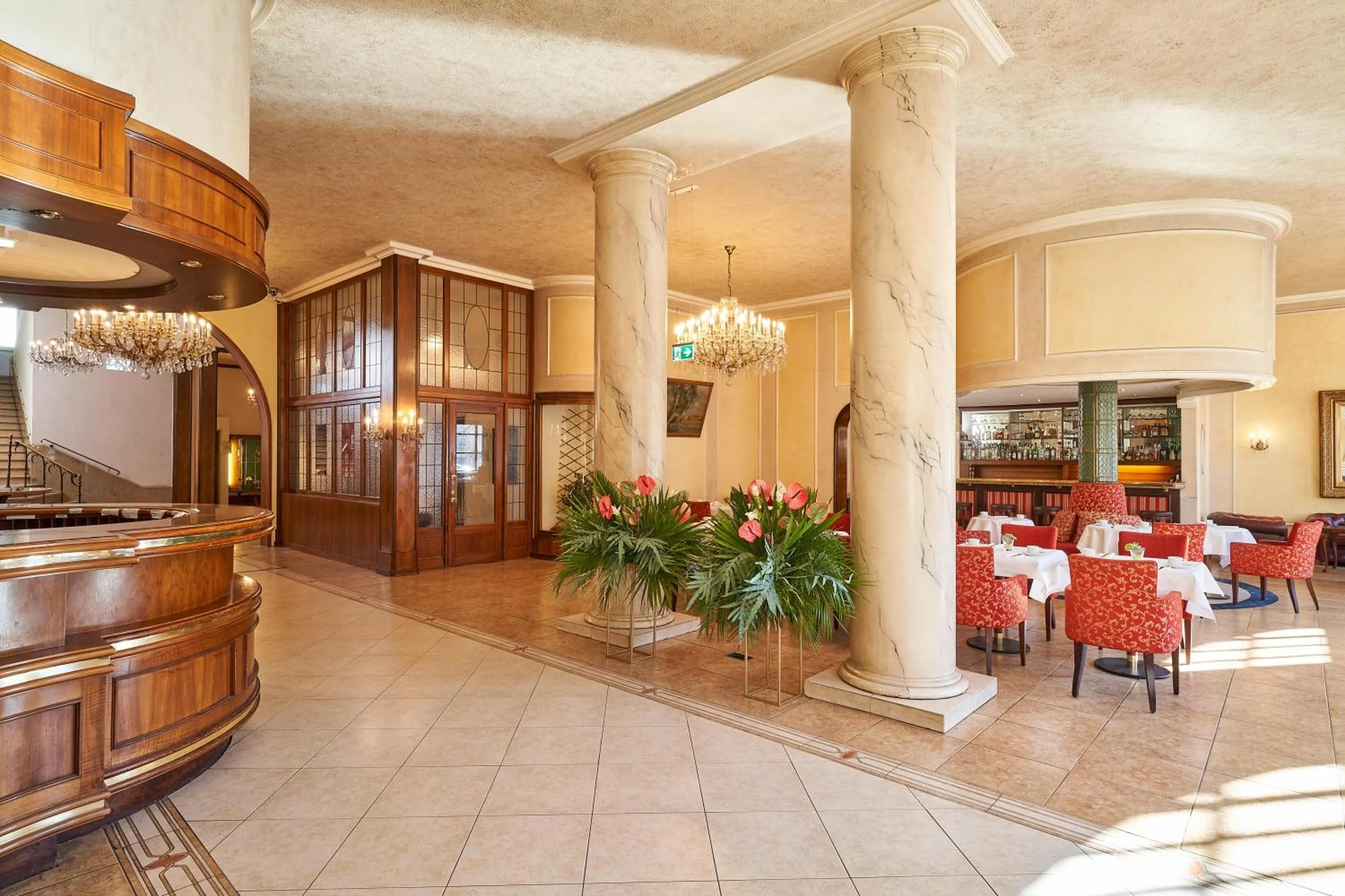 Restaurant/places to eat in Hotel Monopol - Central Station