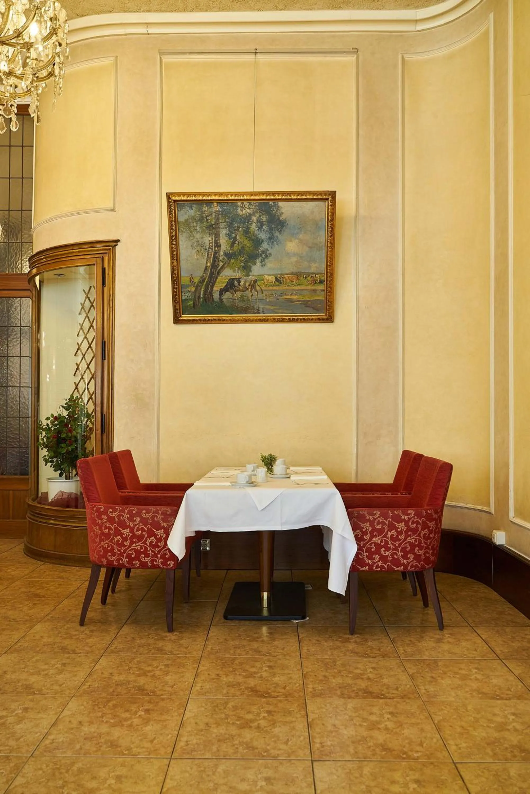 Seating area in Hotel Monopol - Central Station