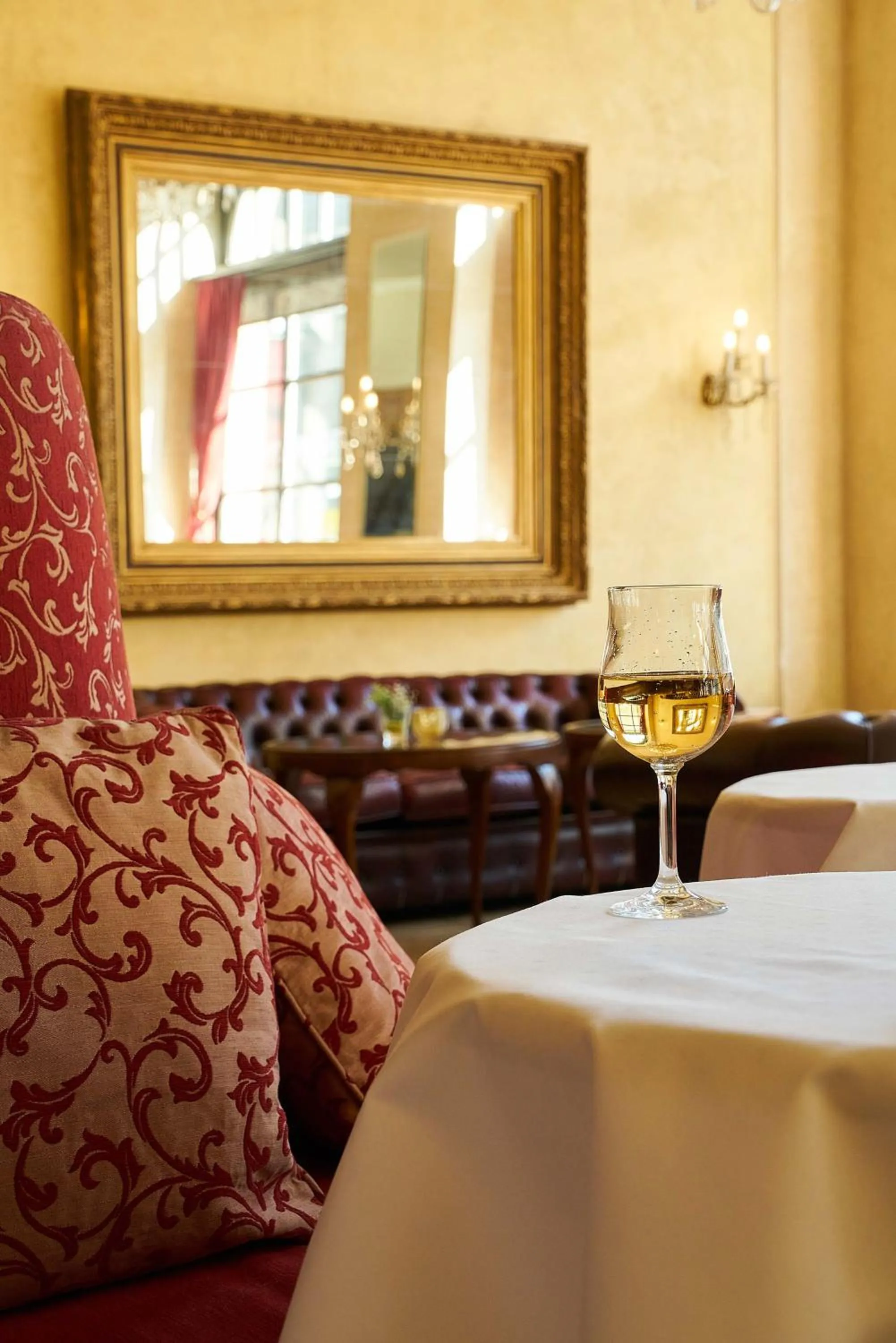 Seating area in Hotel Monopol - Central Station