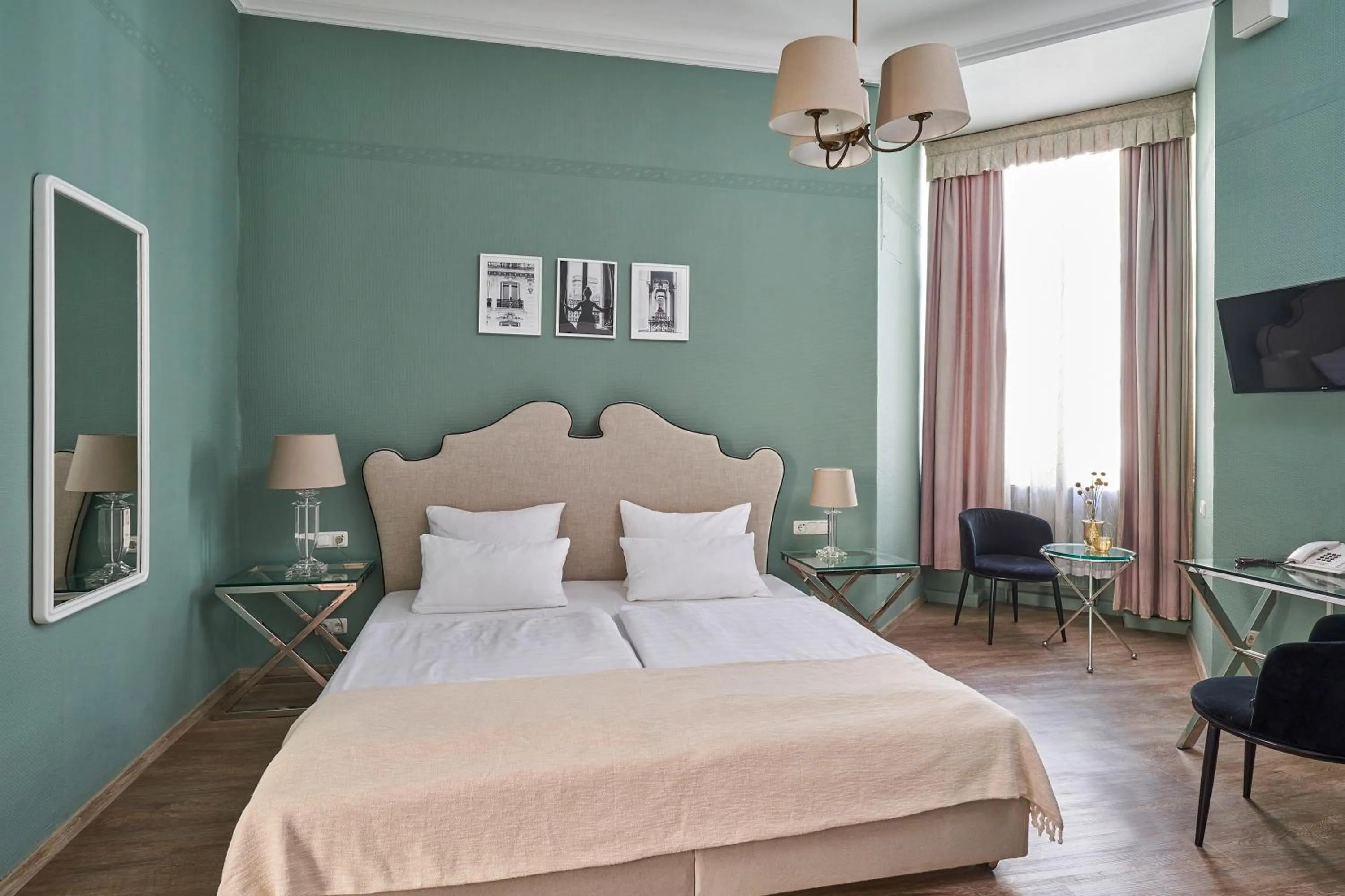 Bed in Hotel Monopol - Central Station