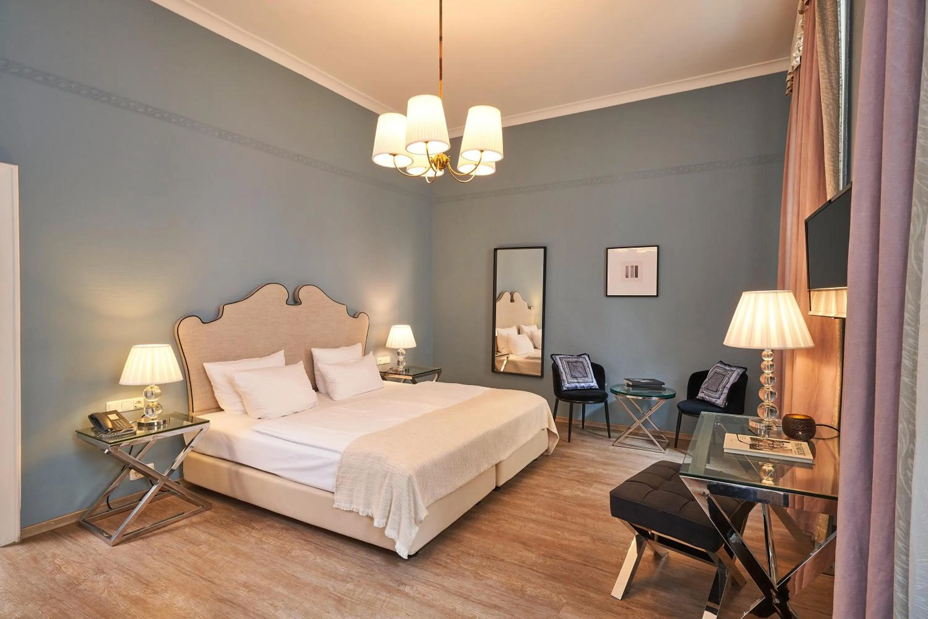 Photo of the whole room, Bed in Hotel Monopol - Central Station