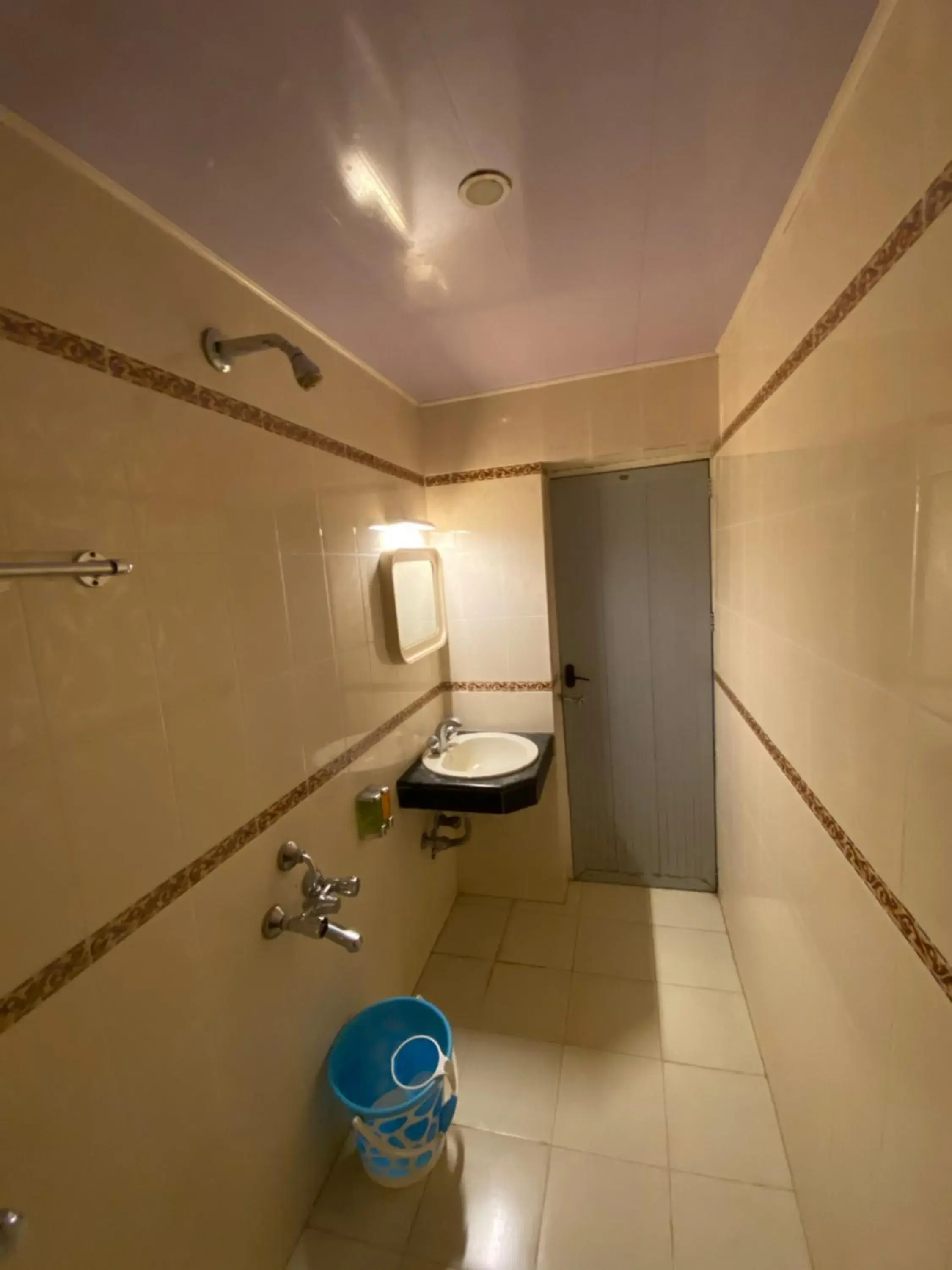 Bathroom in HOTEL VENUS Bathroom in HOTEL VENUS