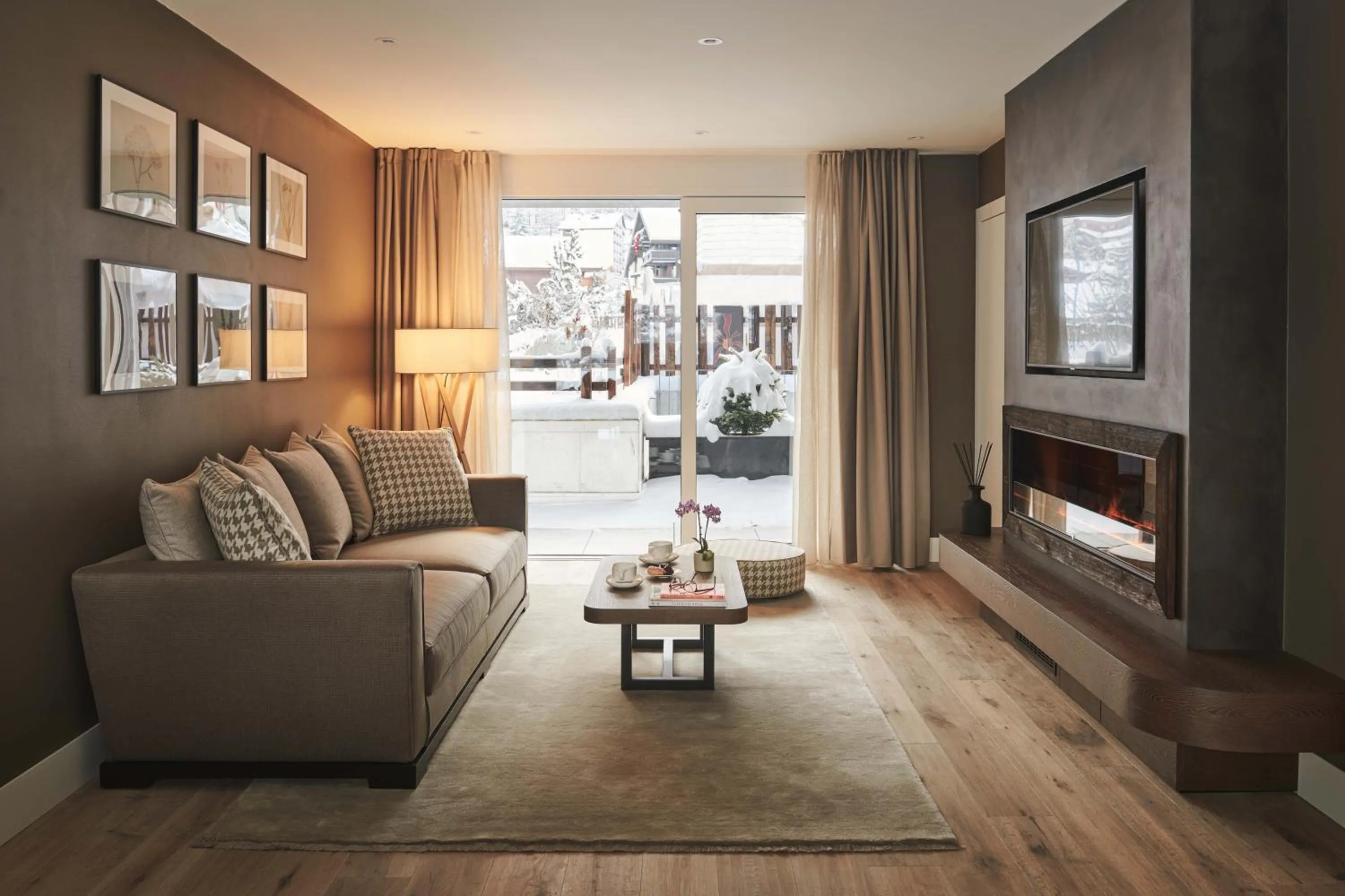 Living room in SCHLOSS Zermatt - CBD & Adaptogenic Spa and Sport Hotel