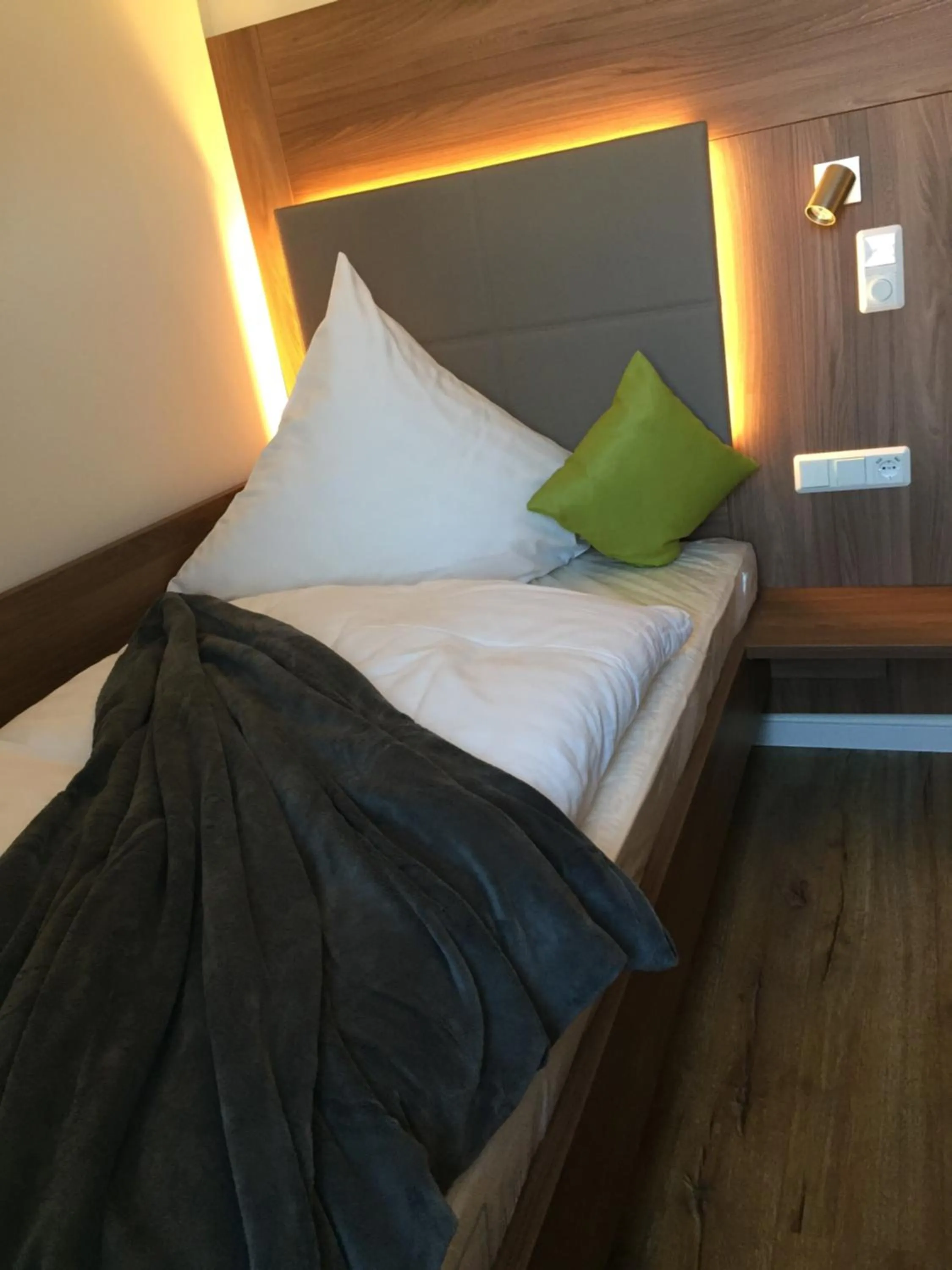 Bed in Landgasthof-Hotel Zur Linde