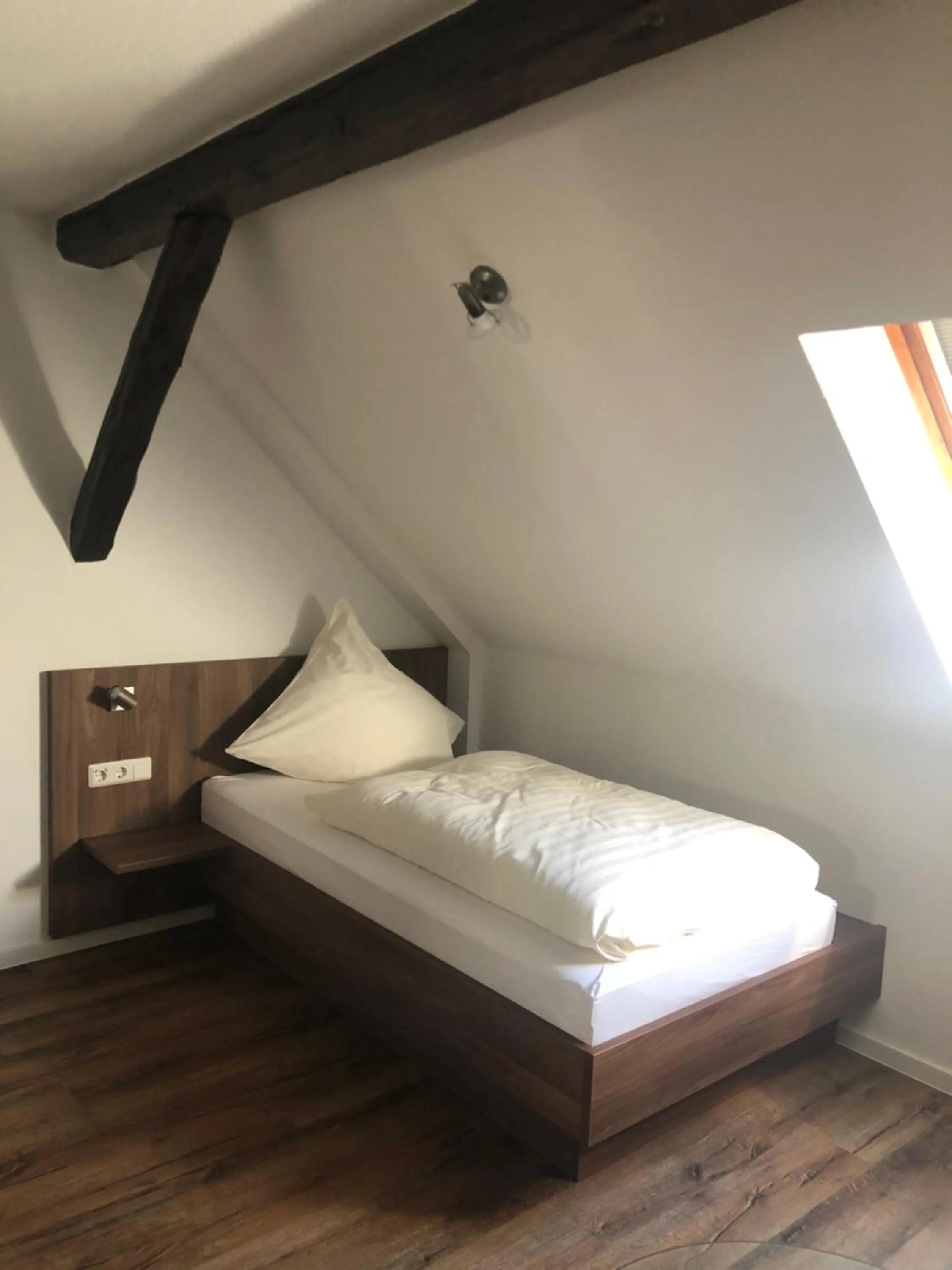 Bedroom, Bed in Landgasthof-Hotel Zur Linde