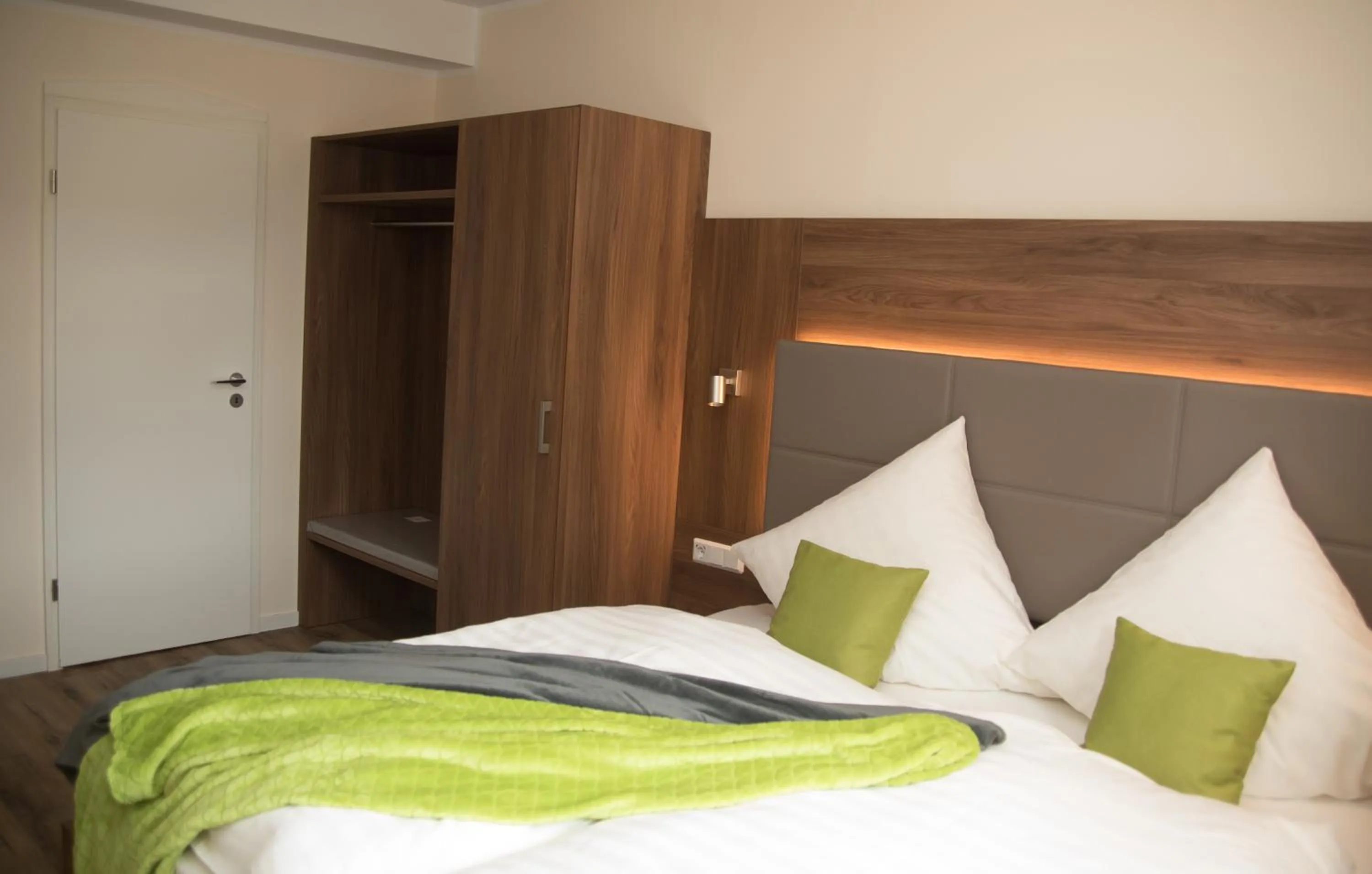 Bed in Landgasthof-Hotel Zur Linde