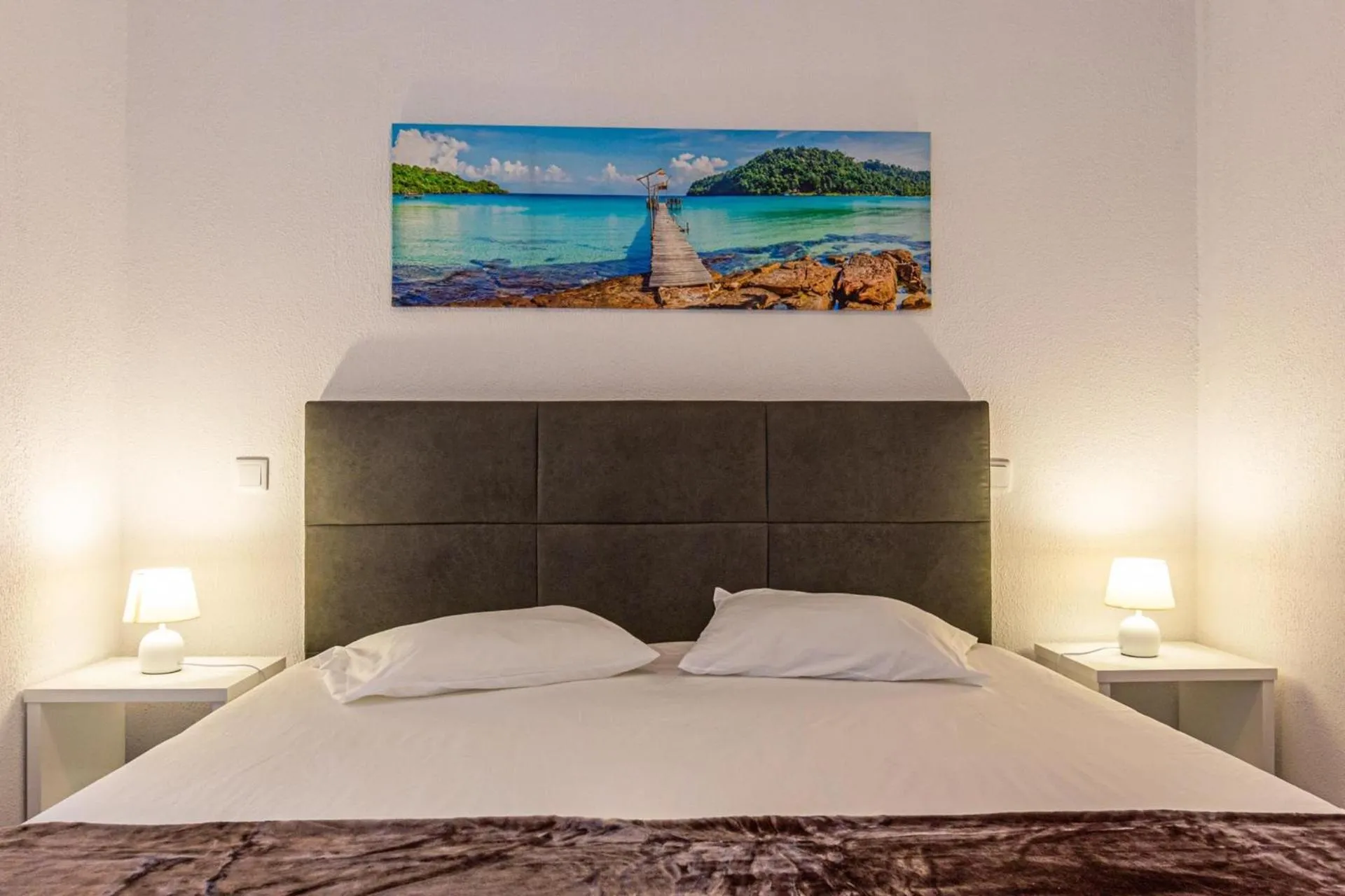 Bedroom, Bed in Flowers Island house 2