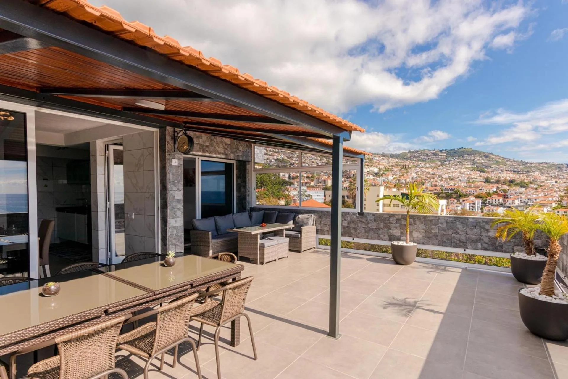 Balcony/Terrace in Flowers Island house 2