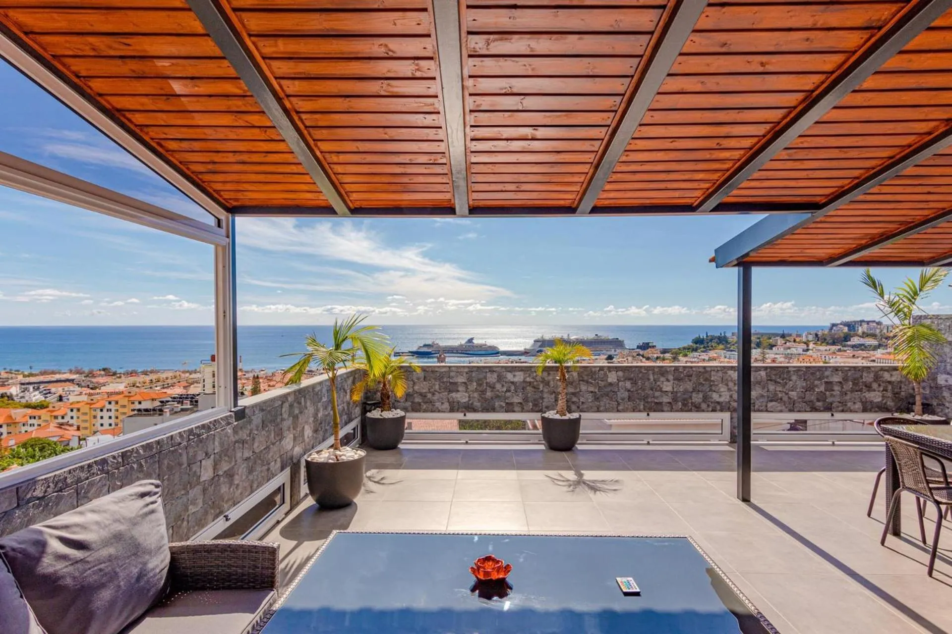 Balcony/Terrace in Flowers Island house 2