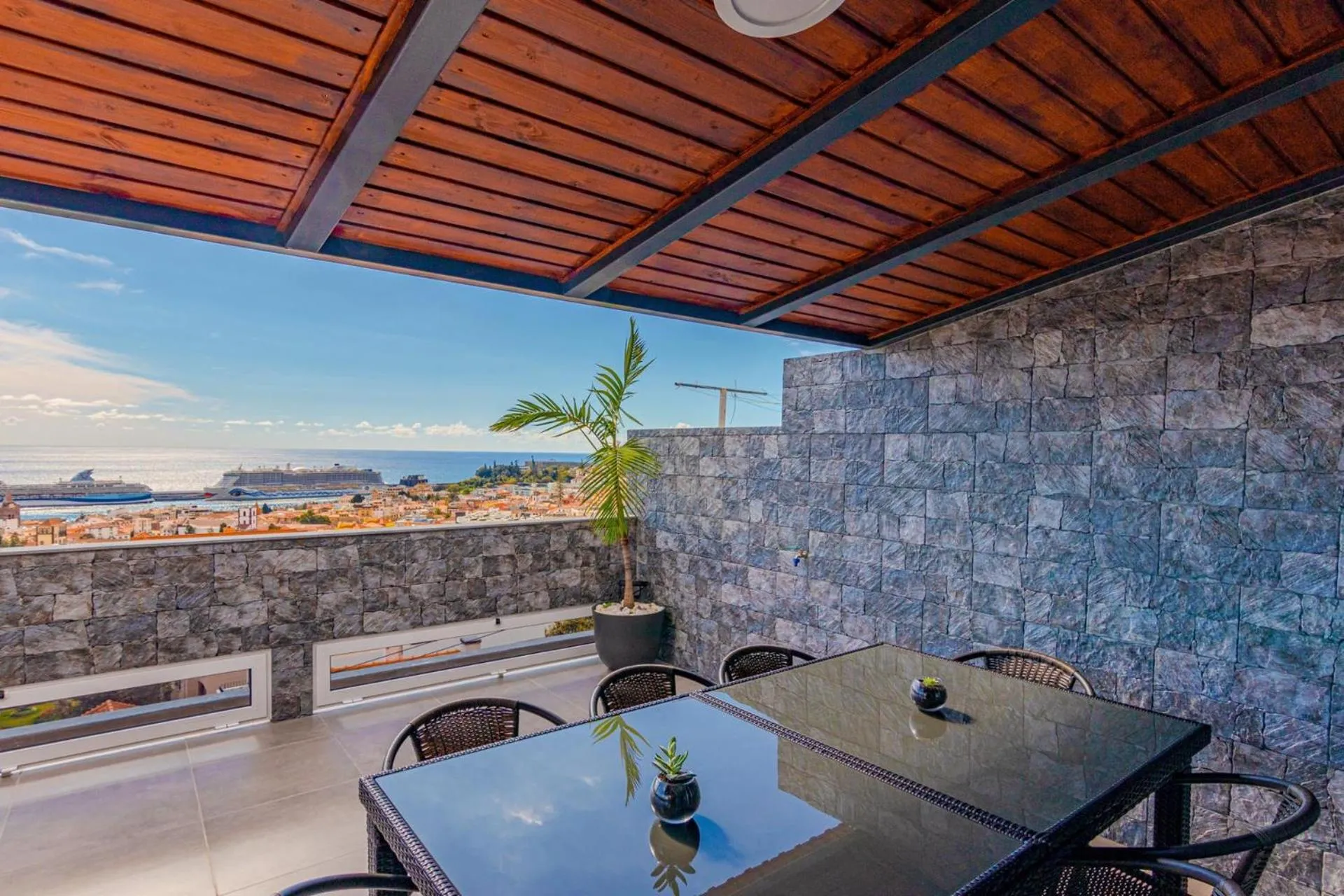 Balcony/Terrace in Flowers Island house 2