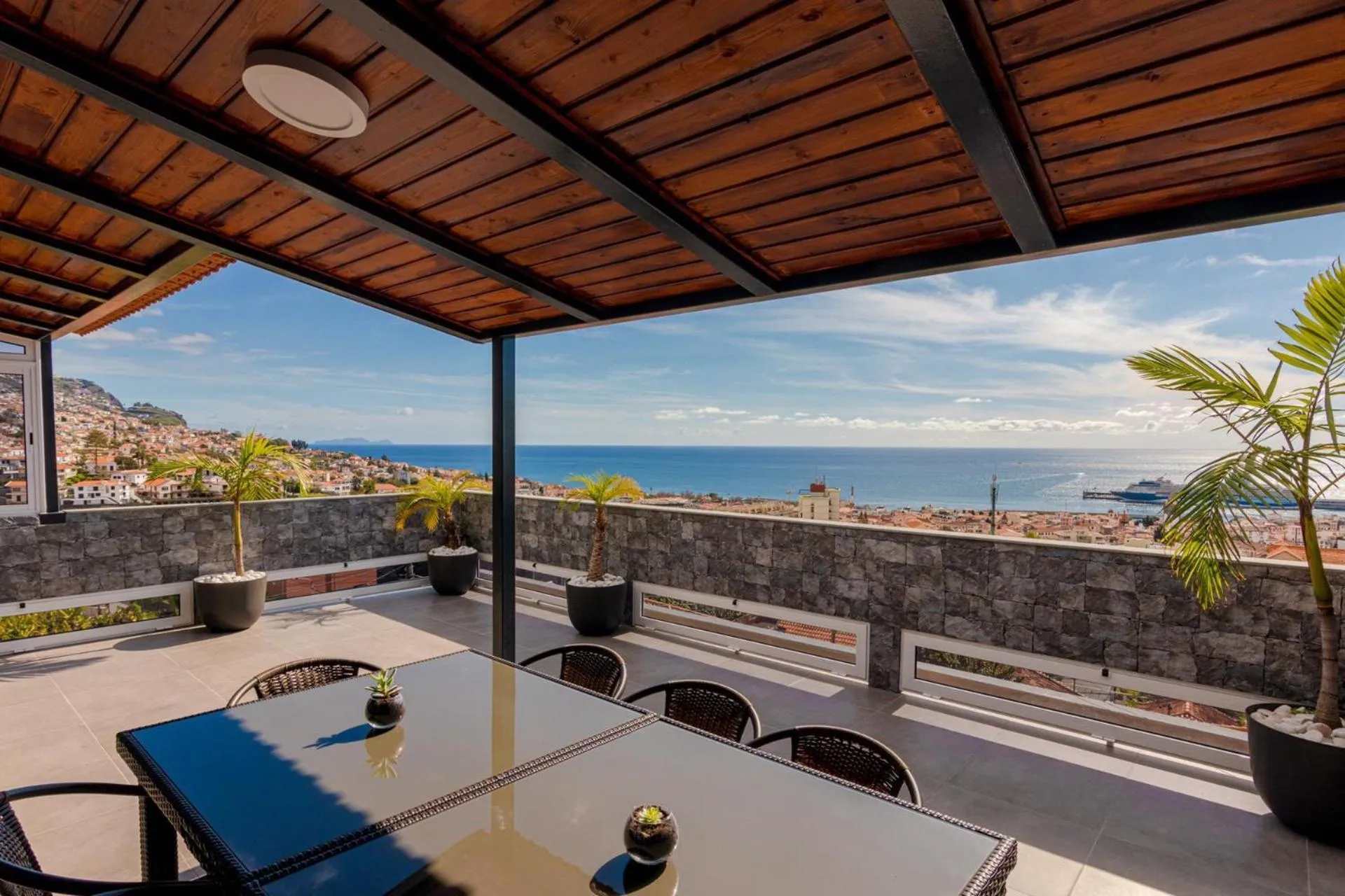 Balcony/Terrace in Flowers Island house 2