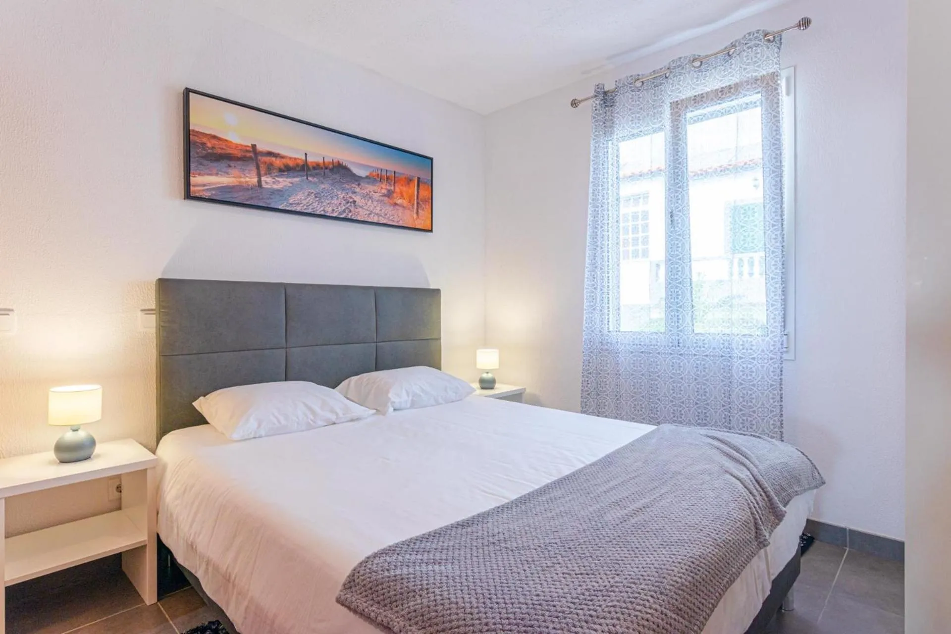 Bedroom, Bed in Flowers Island house 2
