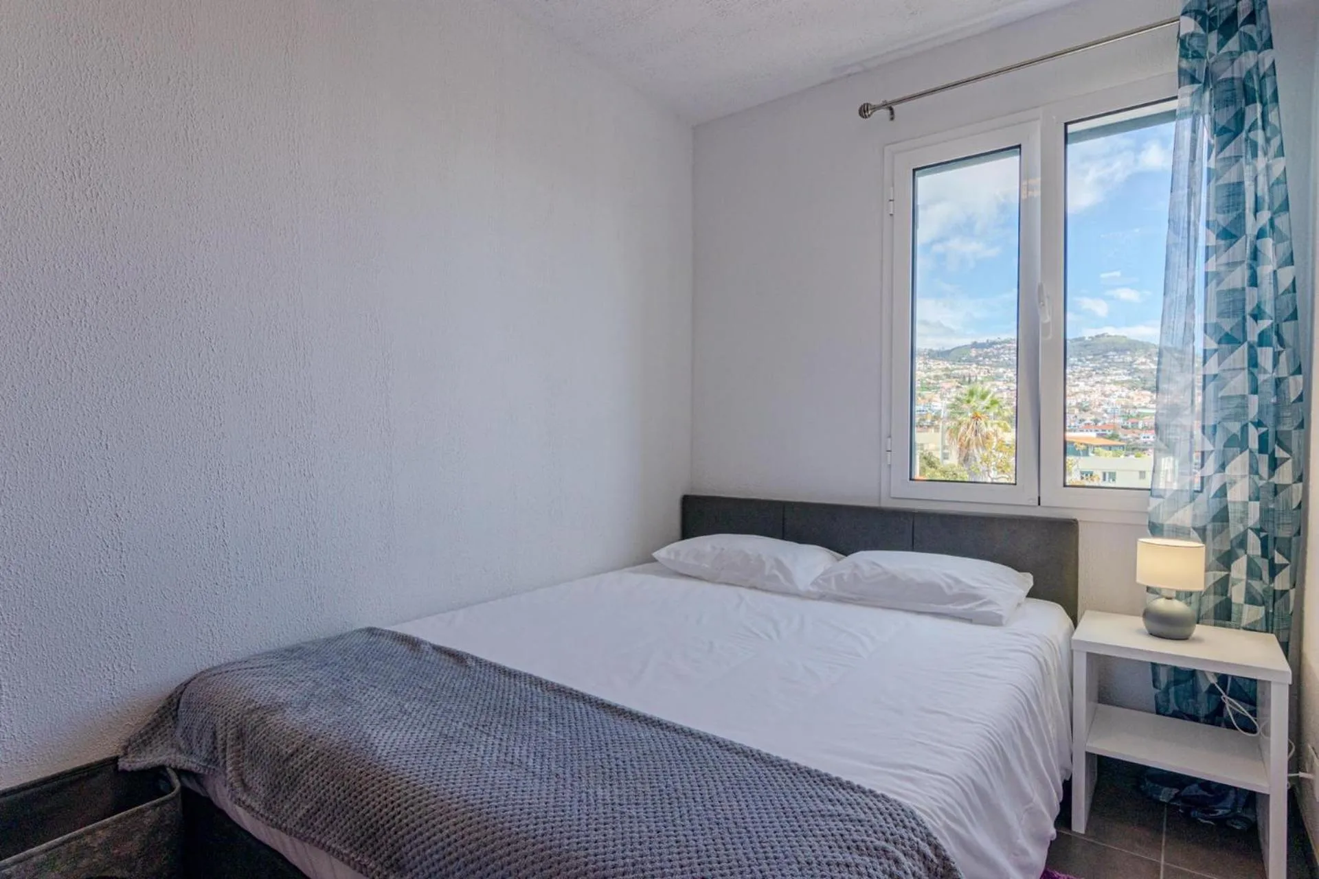 Photo of the whole room, Bed in Flowers Island house 2