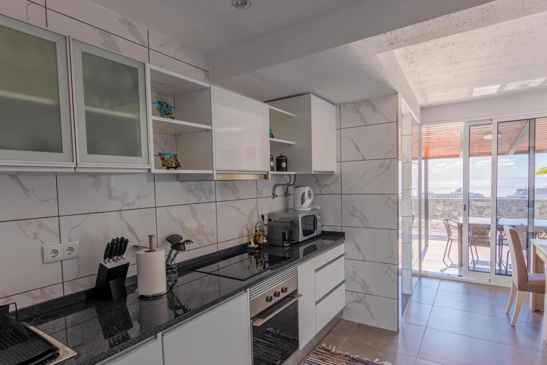 Kitchen or kitchenette in Flowers Island house 2