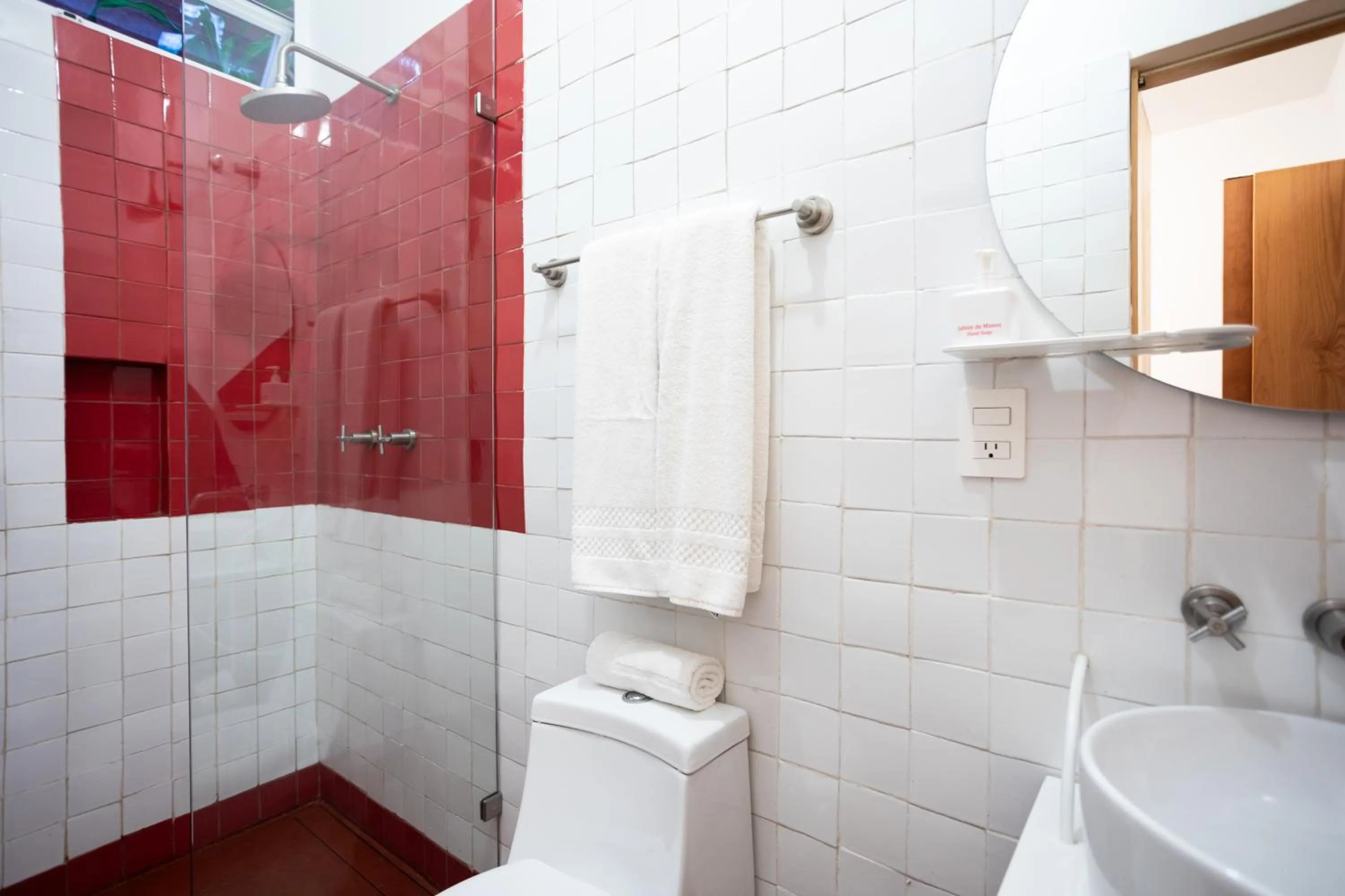 Shower in Hotel Ayook