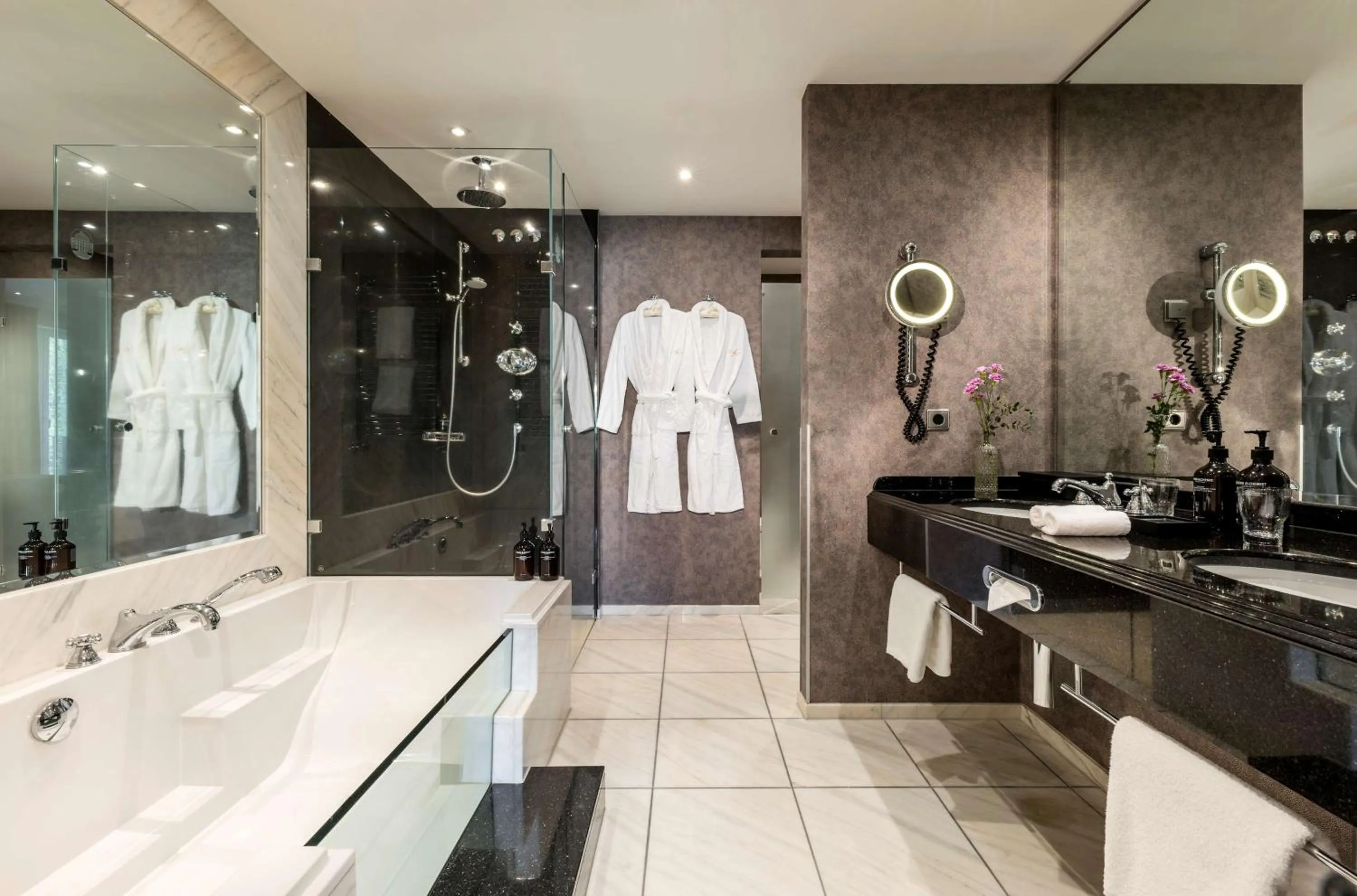 Bathroom in Parkhotel Bremen – ein Mitglied der Hommage Luxury Hotels Collection