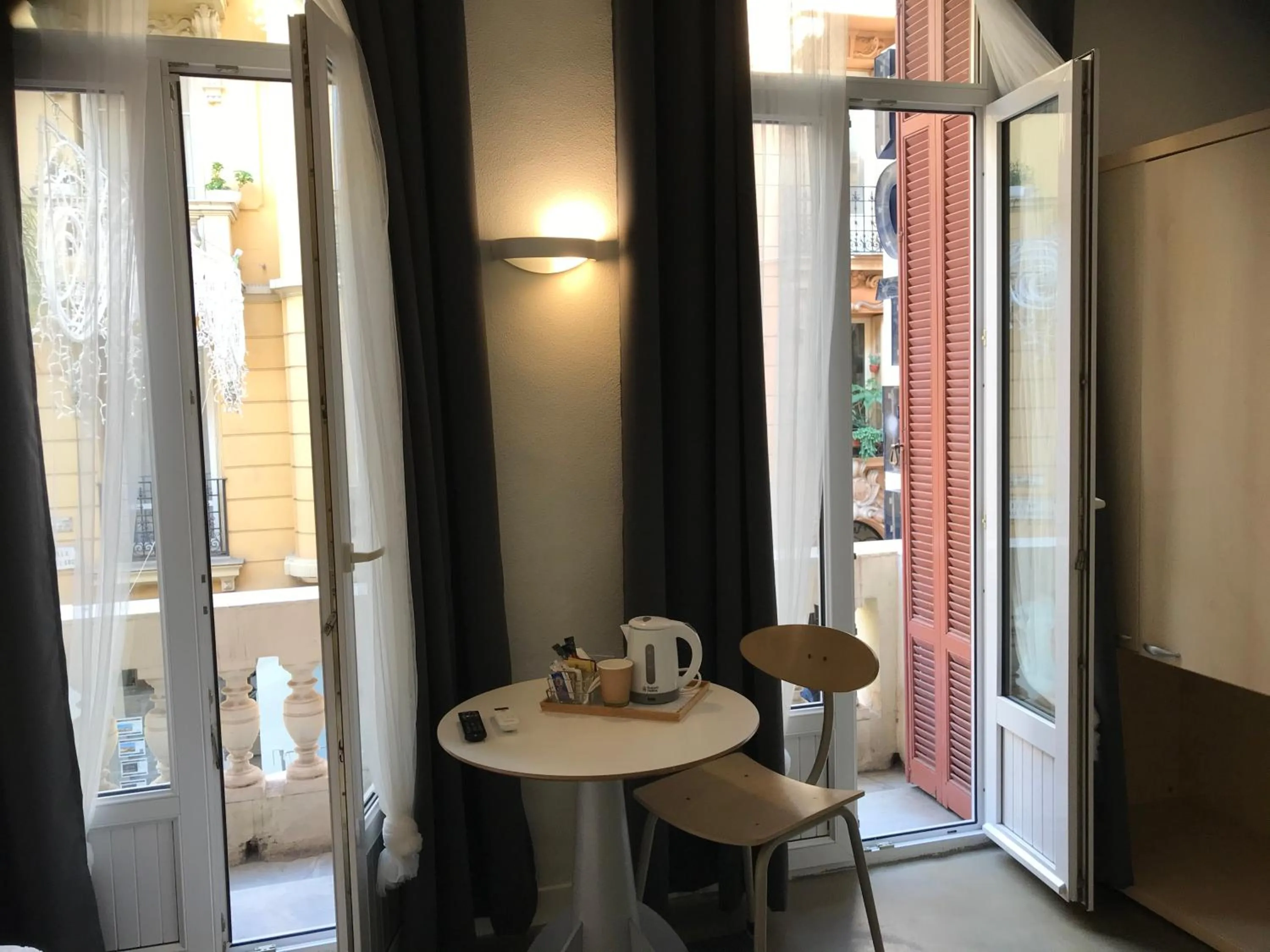 Coffee/tea facilities in AZUR HOTEL