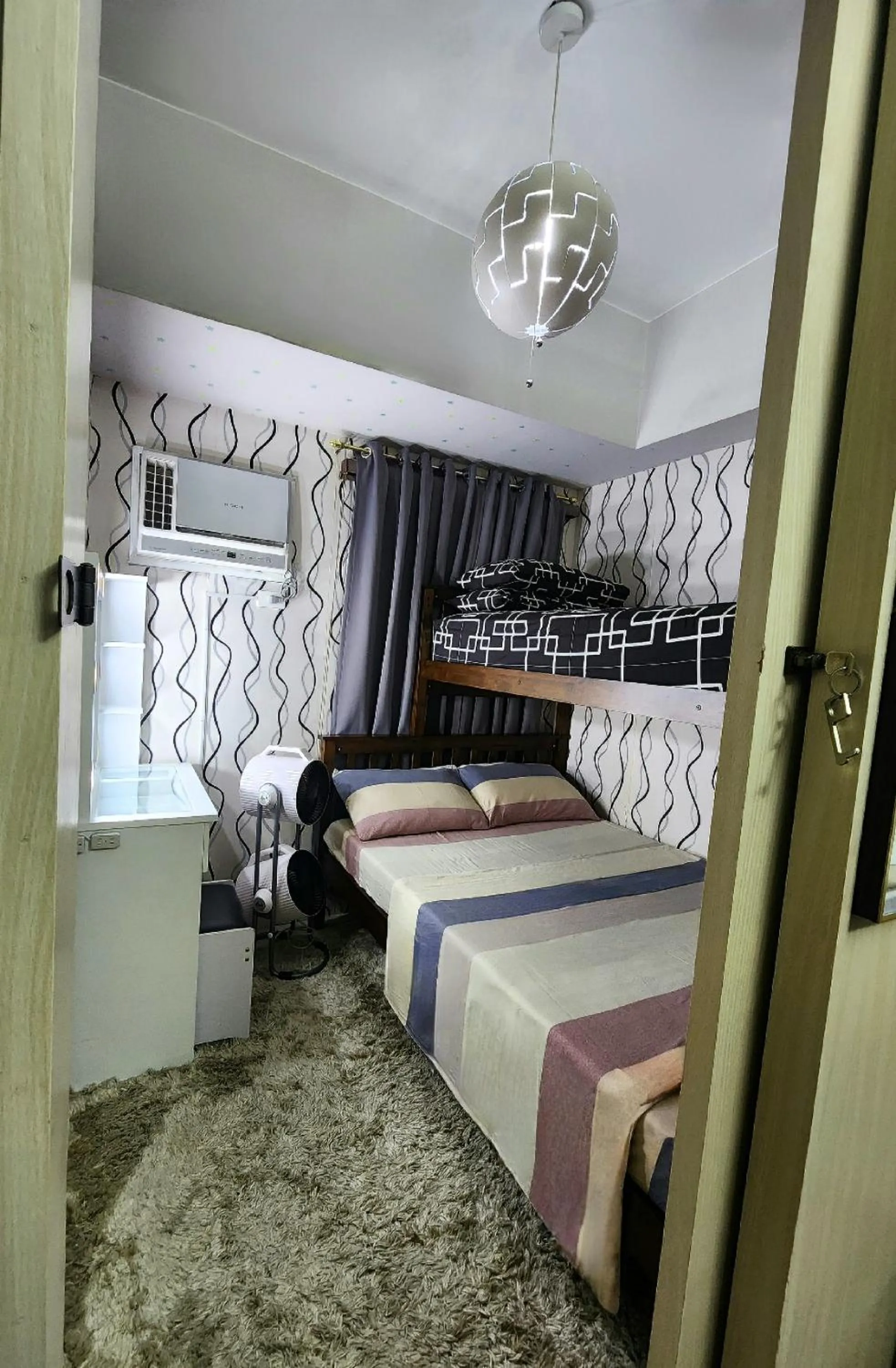 Bed in High-Tech Studio at Grass Residences -2 persons only, Quezon City