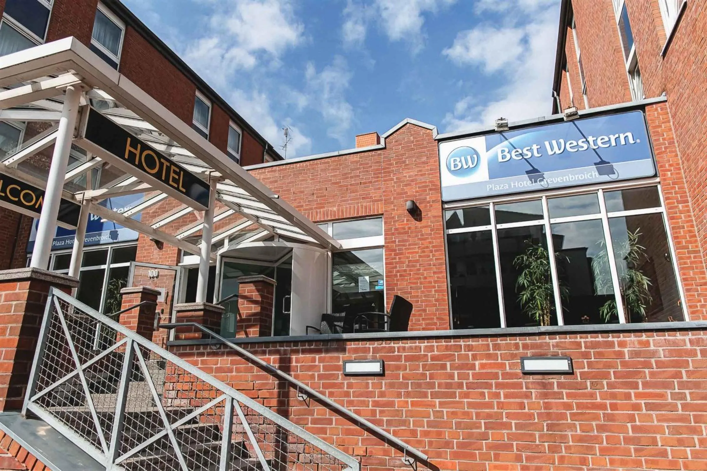 Facade/entrance in Best Western PLAZA Hotel Grevenbroich
