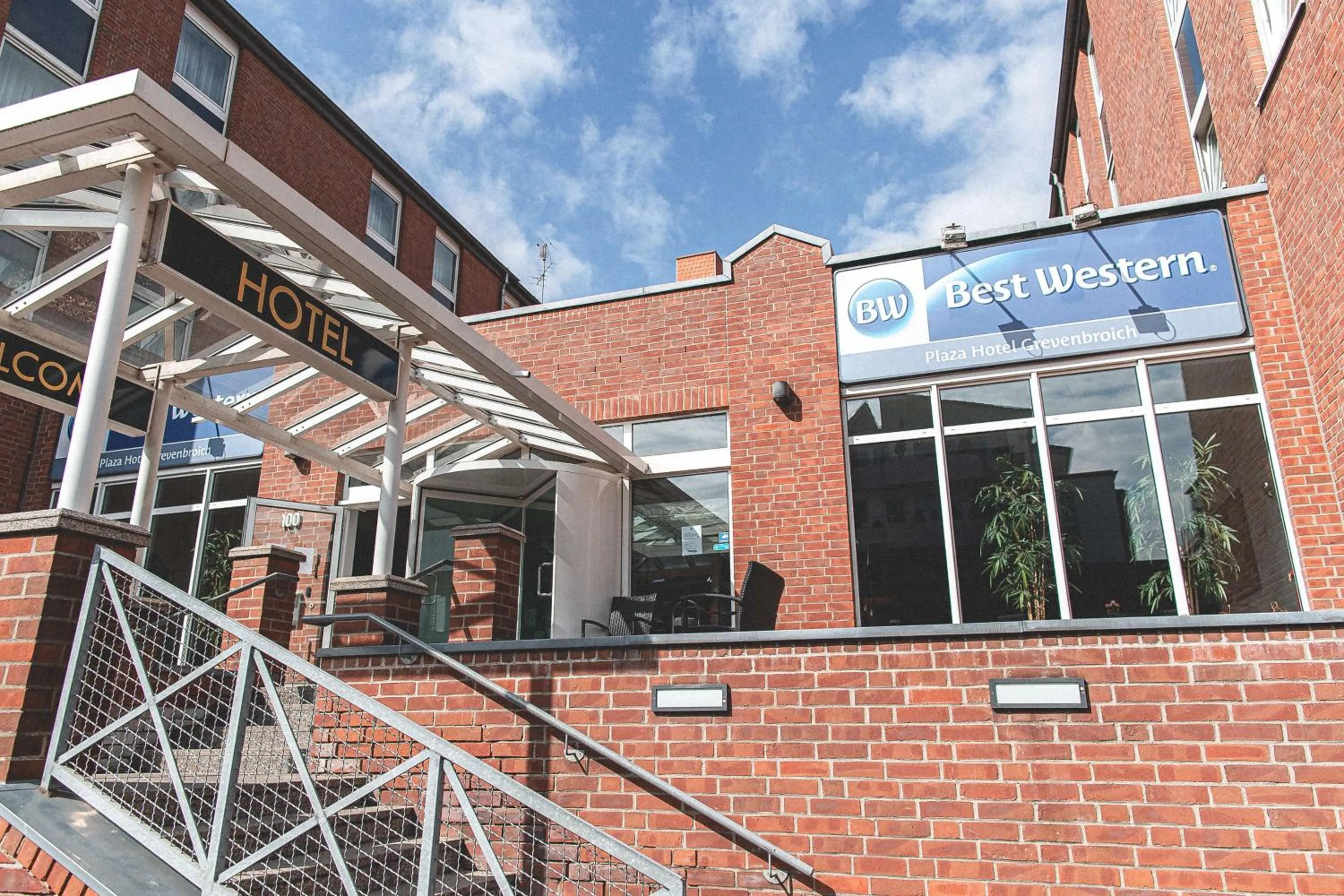 Property building in Best Western PLAZA Hotel Grevenbroich