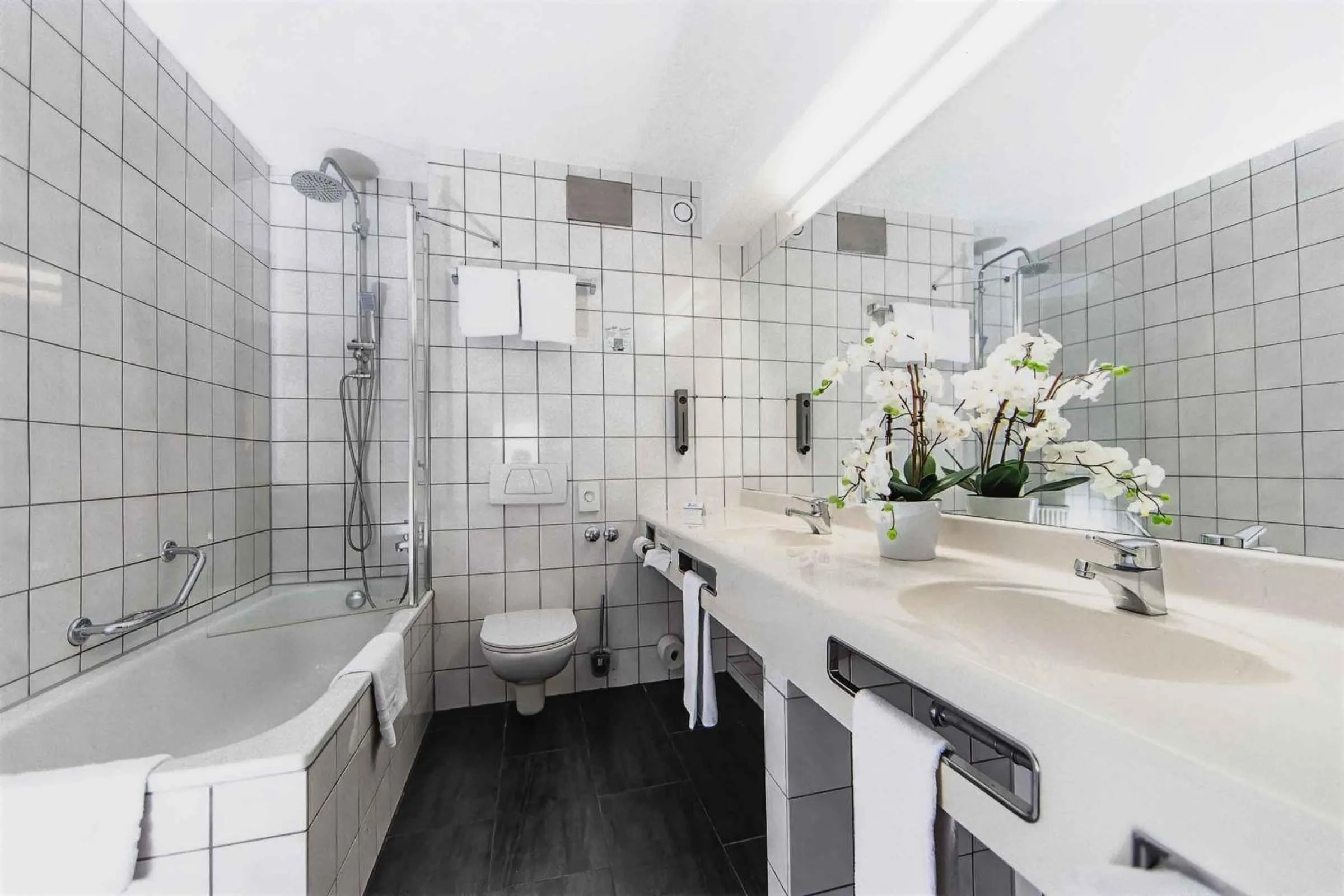 Bathroom in Best Western PLAZA Hotel Grevenbroich