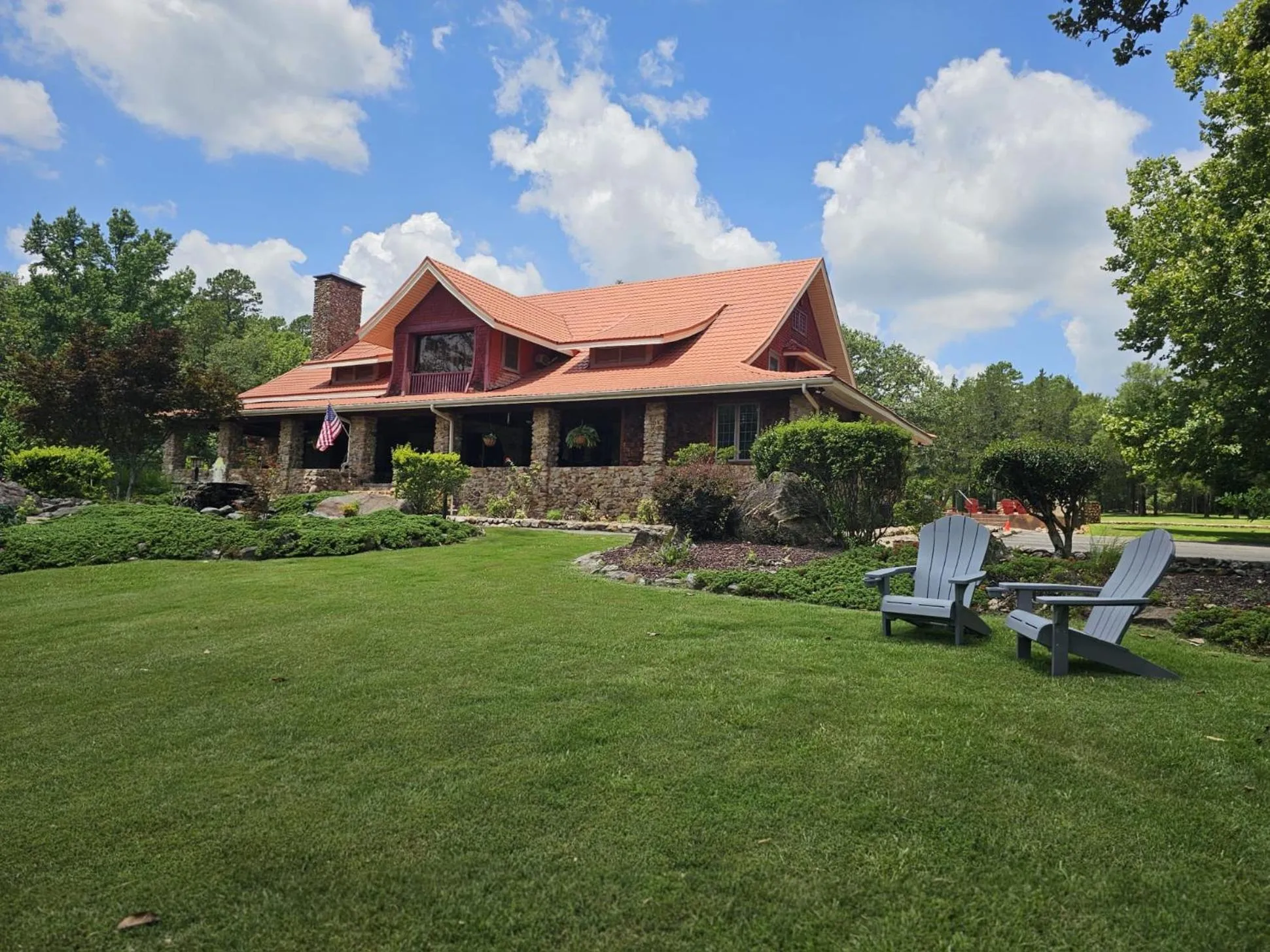 Property building in Hilltop Manor B&B