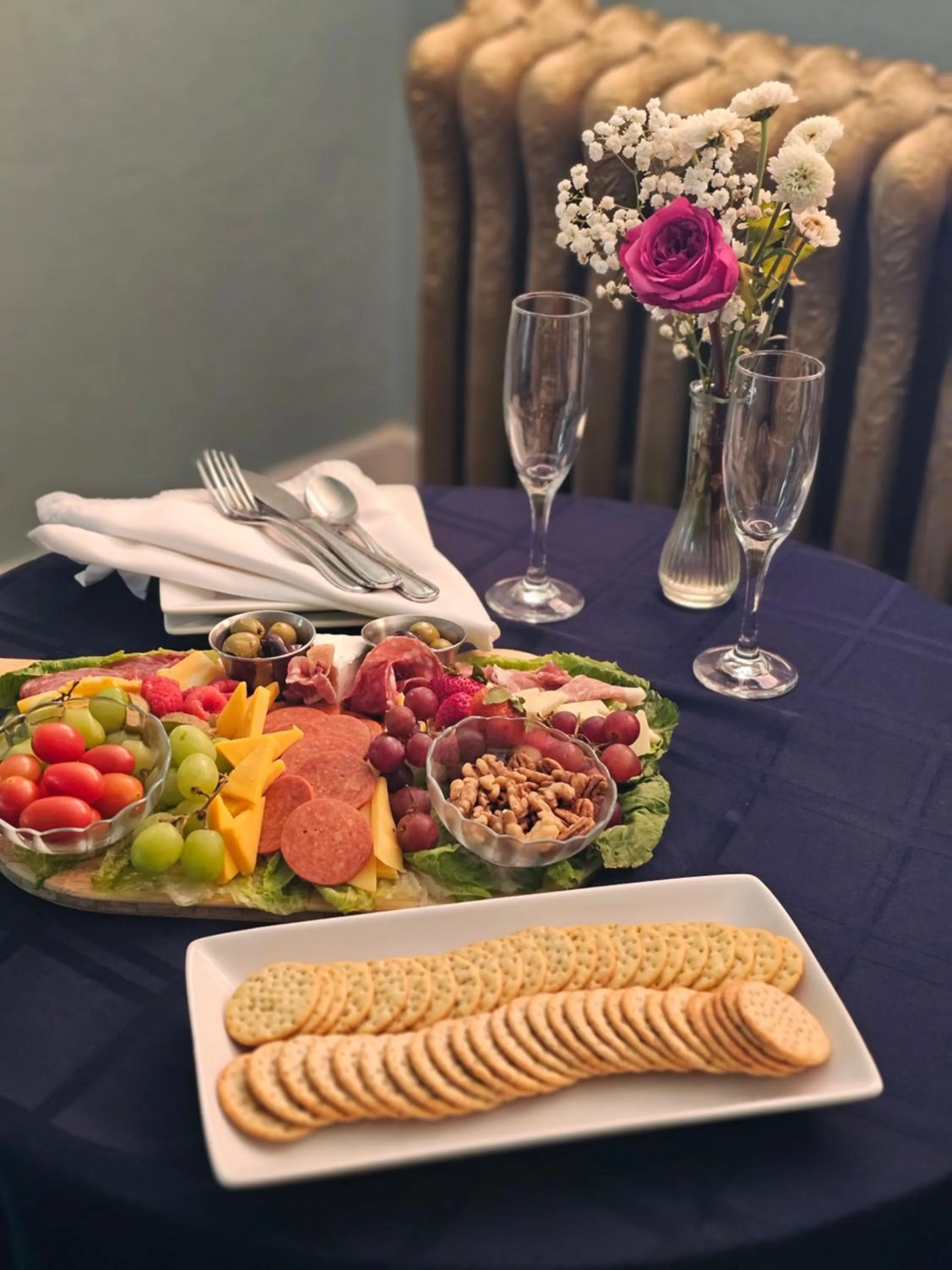 Food in Hilltop Manor B&B