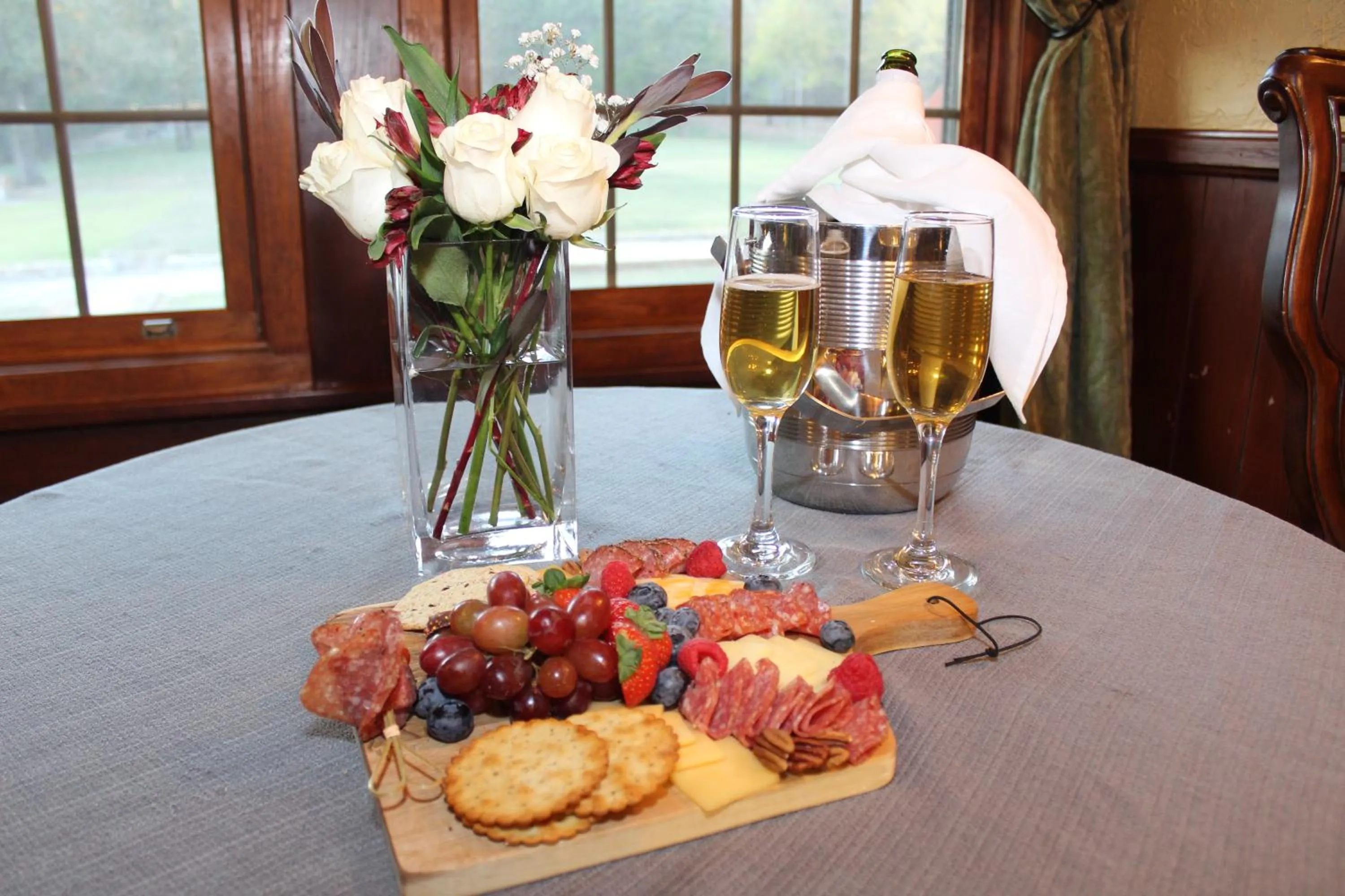 Food in Hilltop Manor B&B