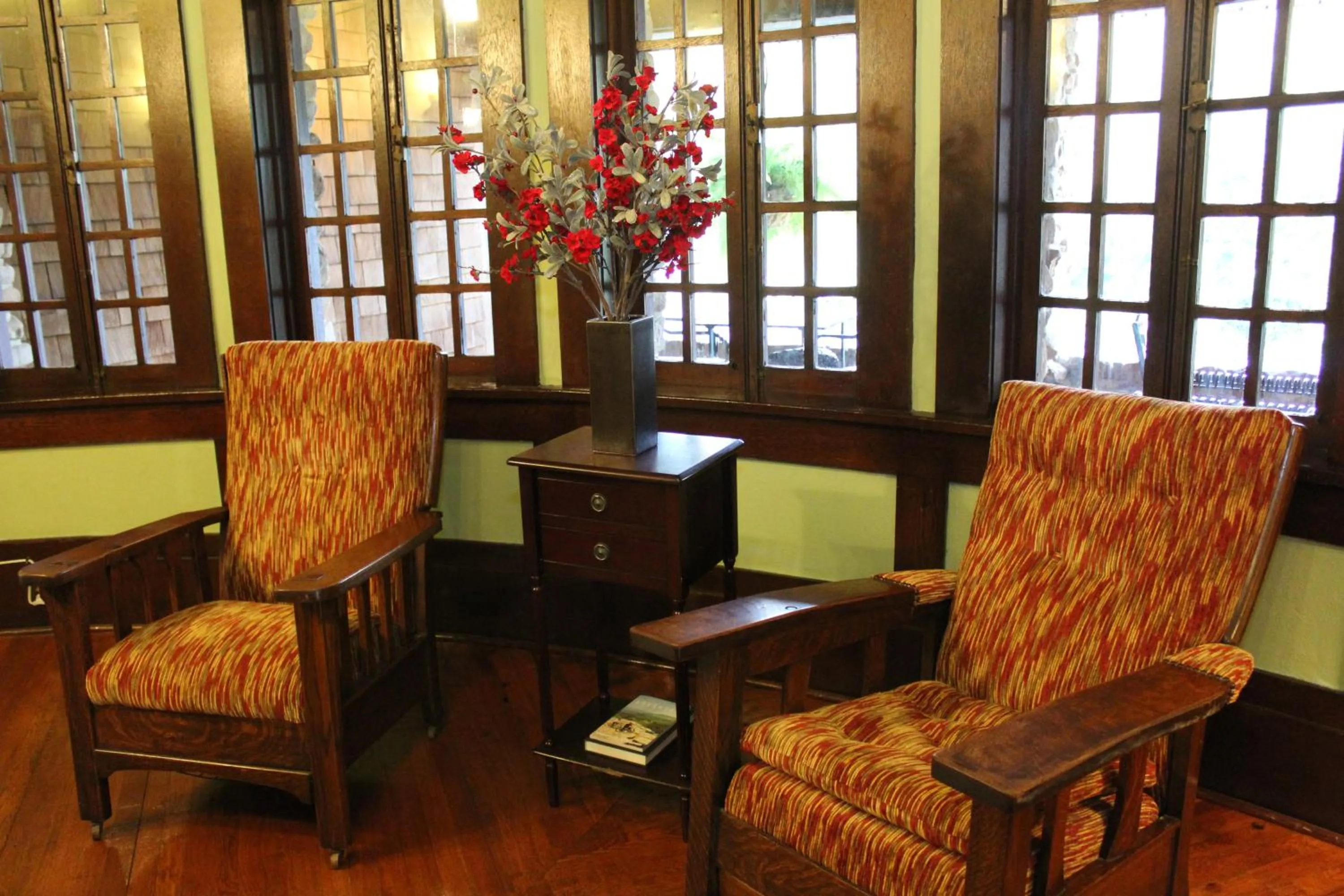 Communal lounge/ TV room in Hilltop Manor B&B