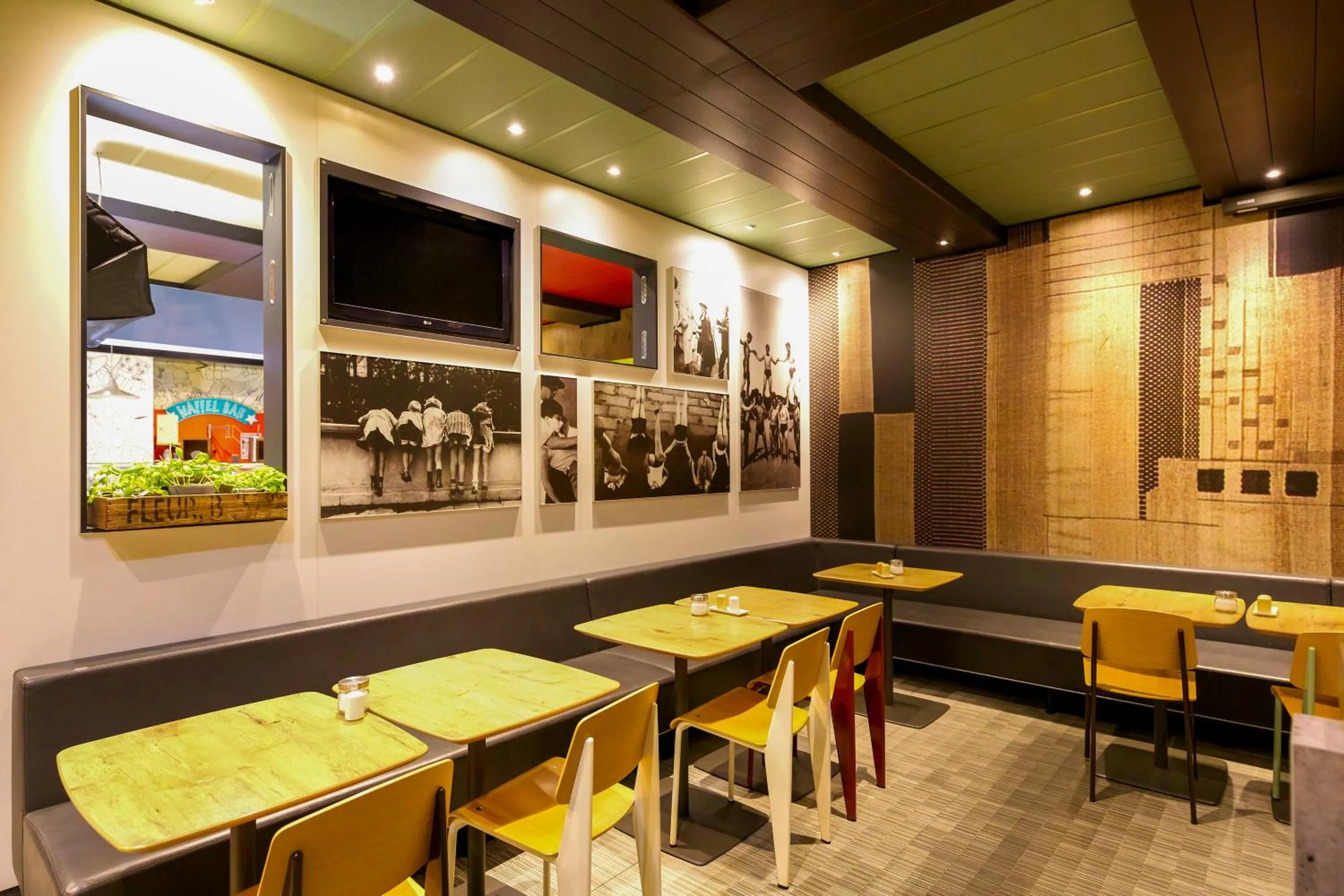 Restaurant/places to eat in ibis Berlin City Potsdamer Platz