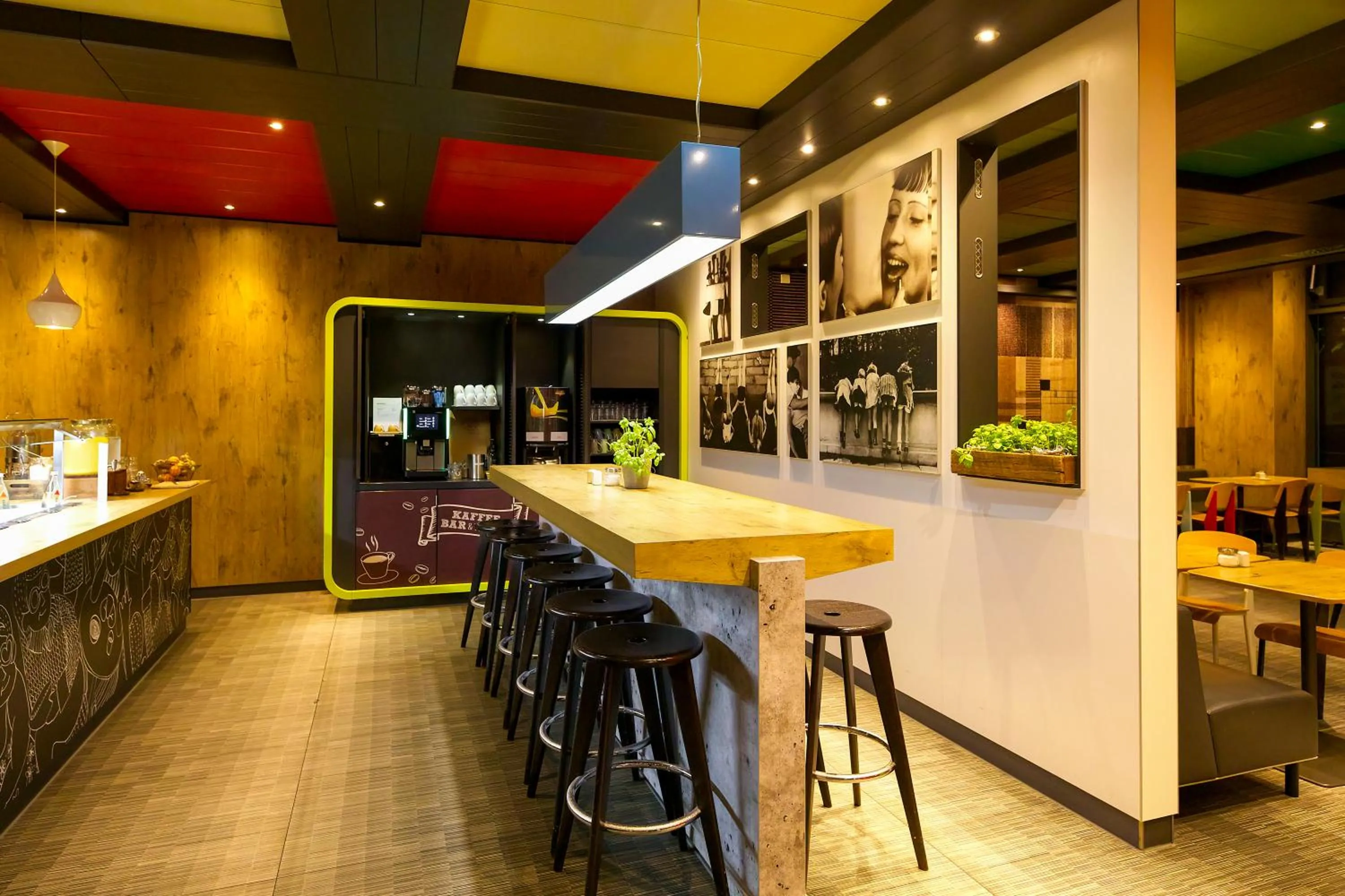 Food and drinks in ibis Berlin City Potsdamer Platz