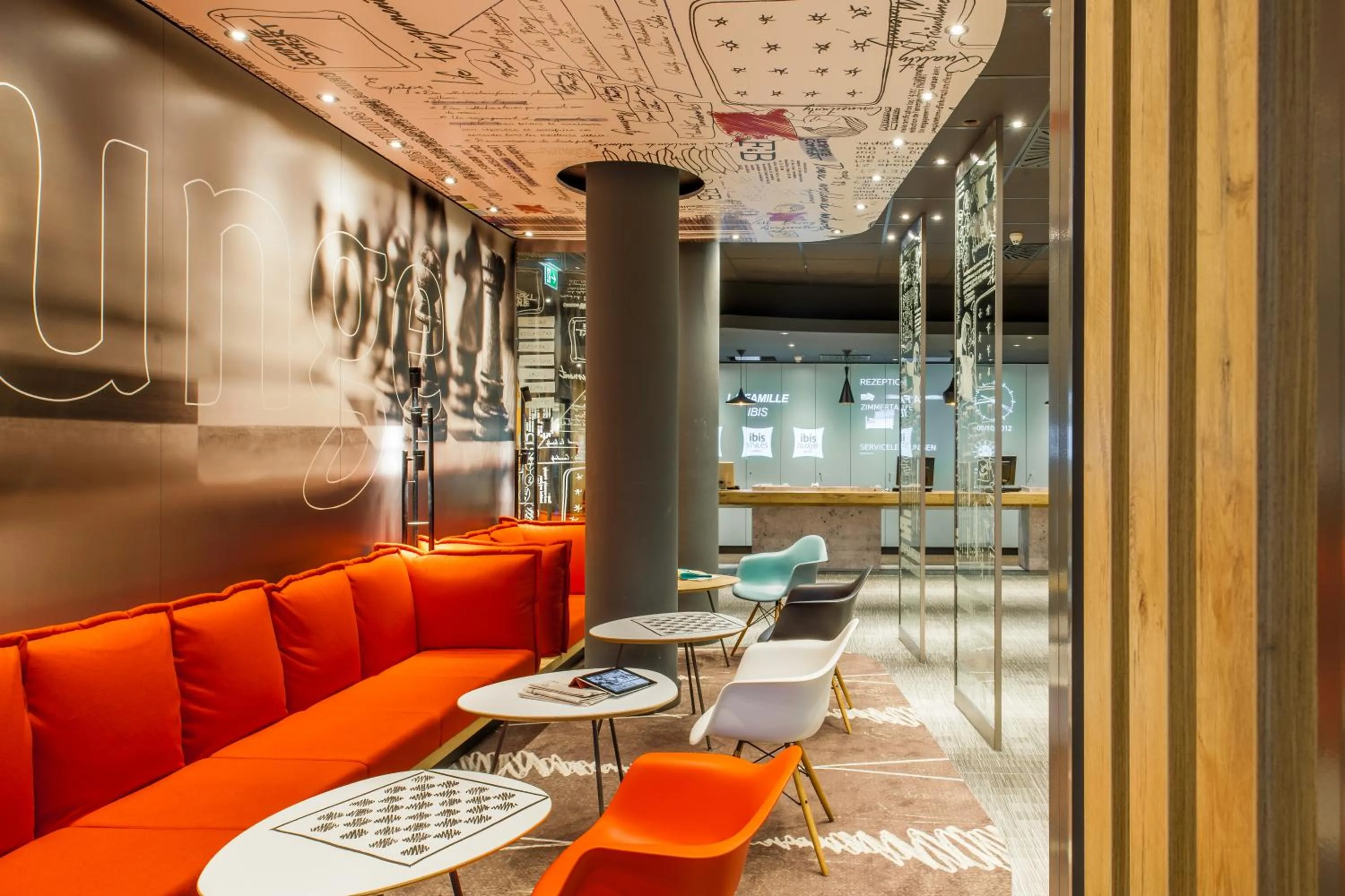 Lobby or reception in ibis Berlin City Potsdamer Platz